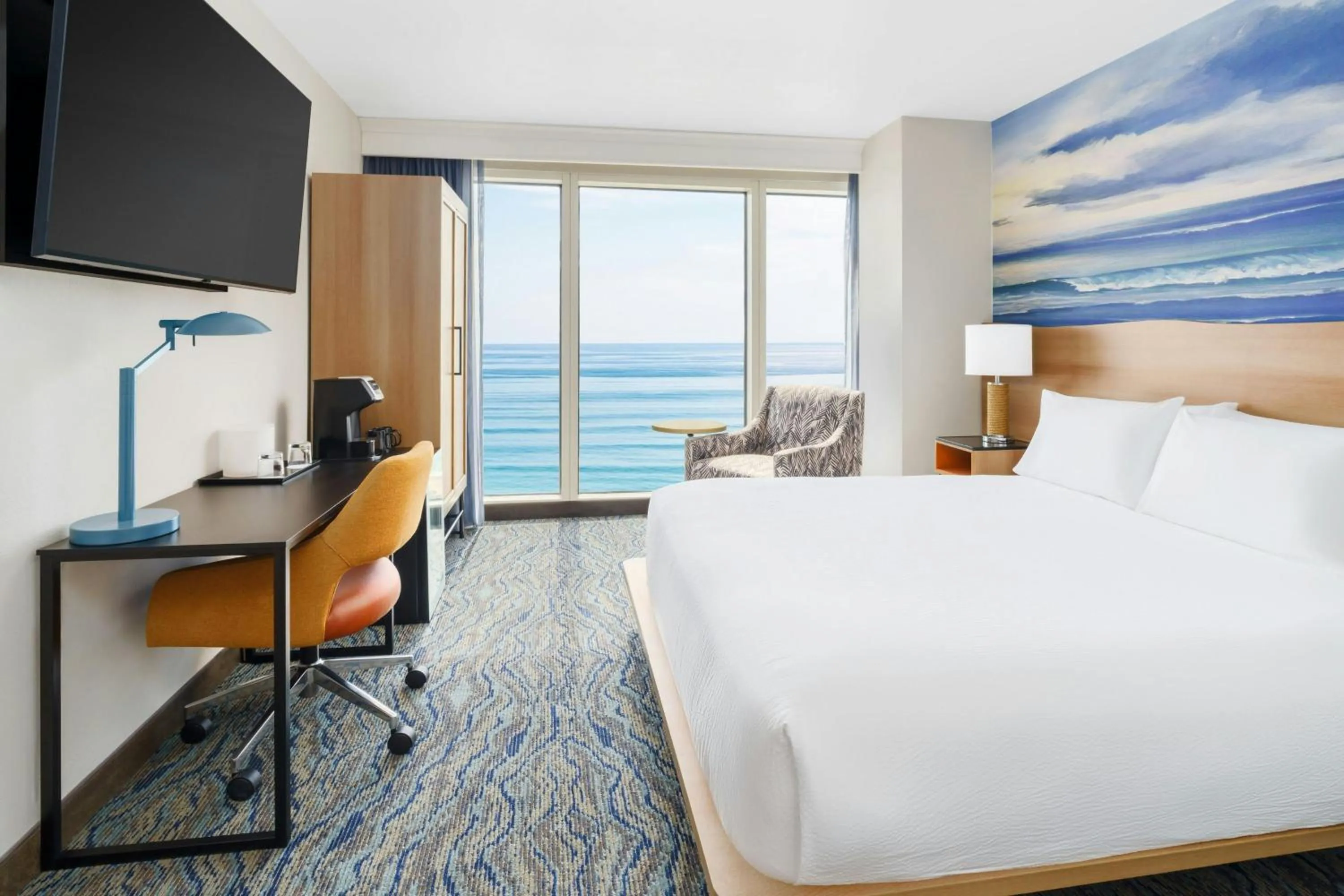 Photo of the whole room, Bed in Courtyard by Marriott Oceanside Fort Lauderdale Beach