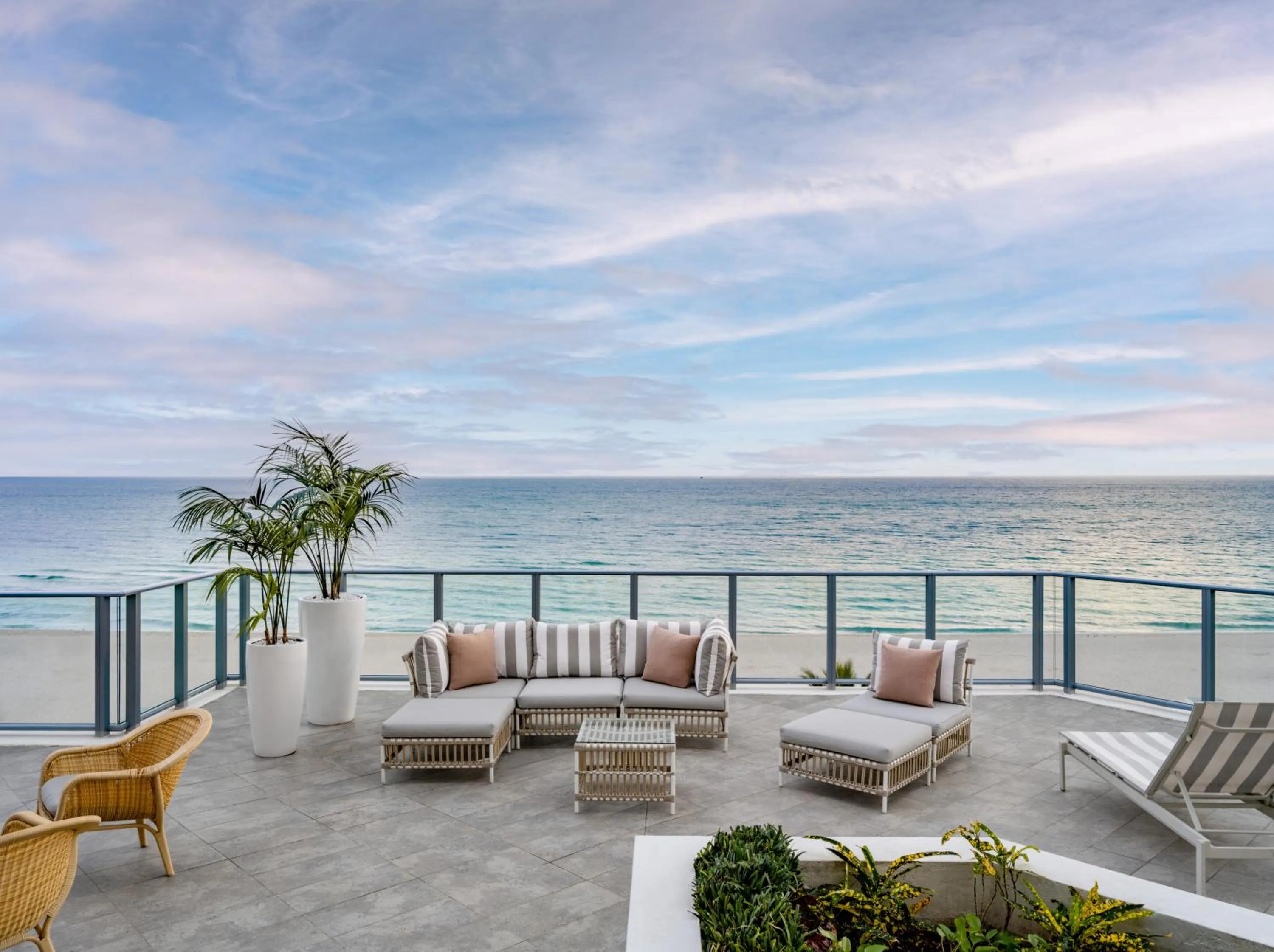 Balcony/Terrace in Cadillac Hotel & Beach Club, Autograph Collection