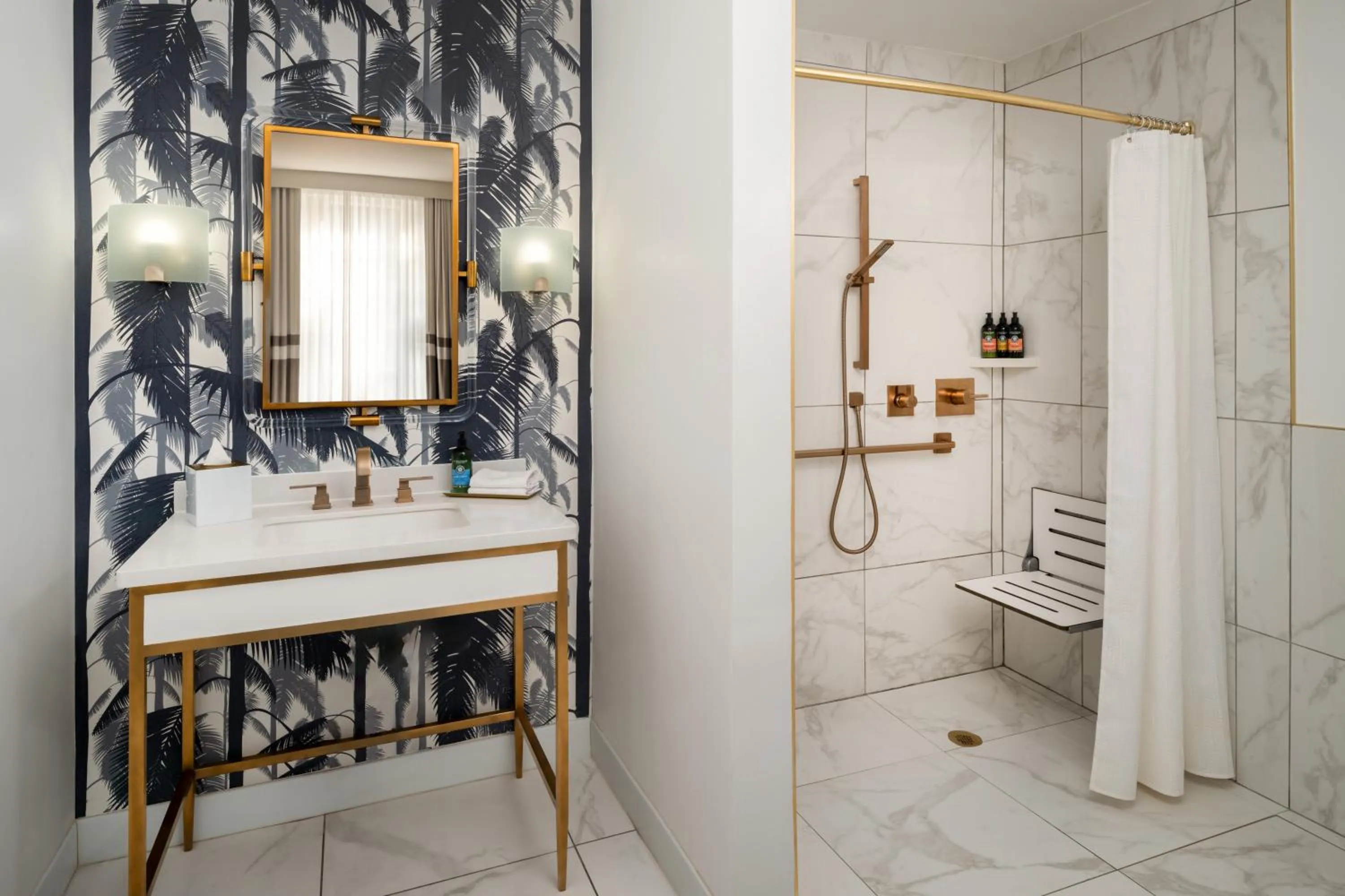 Bathroom in Cadillac Hotel & Beach Club, Autograph Collection