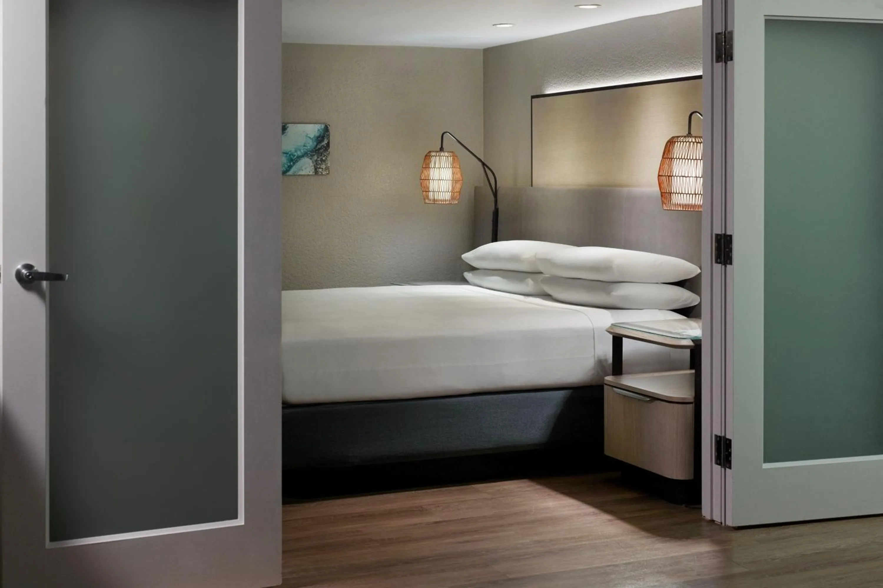 Photo of the whole room, Bed in Orlando World Center Marriott