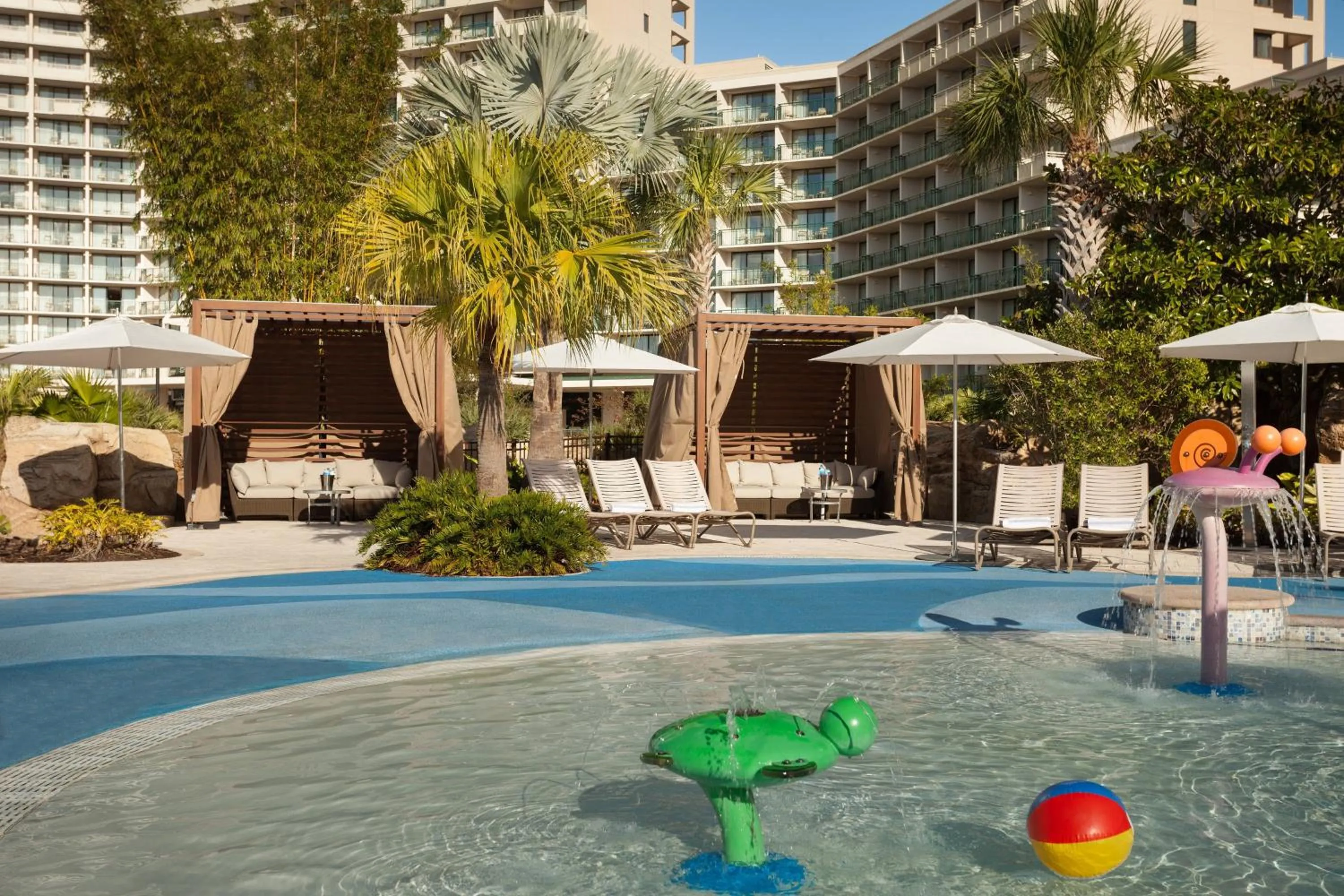 Swimming pool in Orlando World Center Marriott