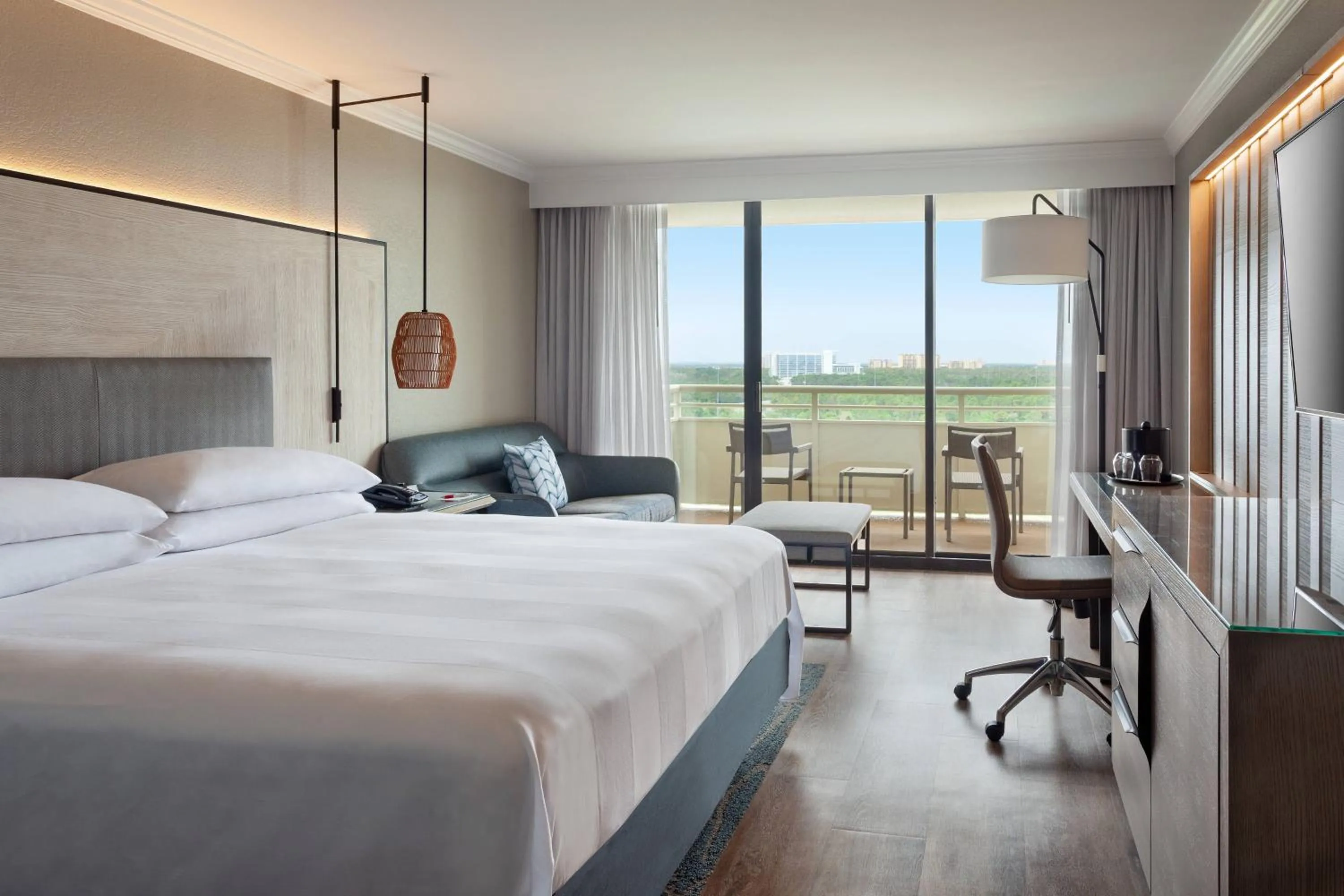 Photo of the whole room, Bed in Orlando World Center Marriott