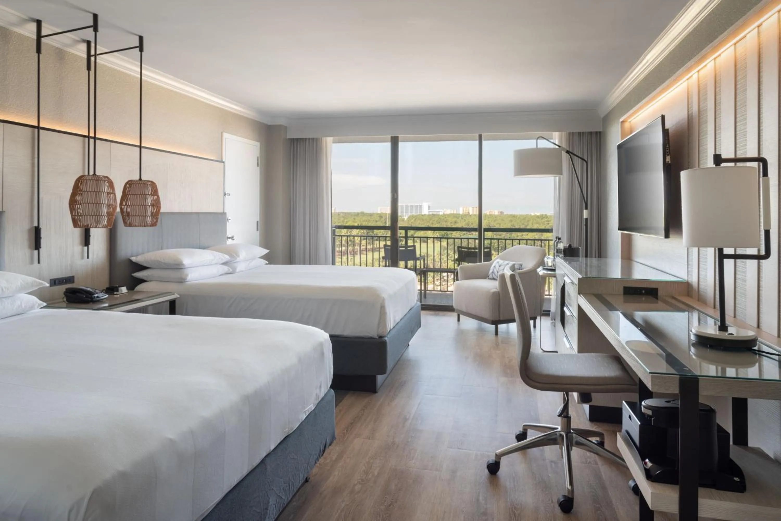 Photo of the whole room, Bed in Orlando World Center Marriott