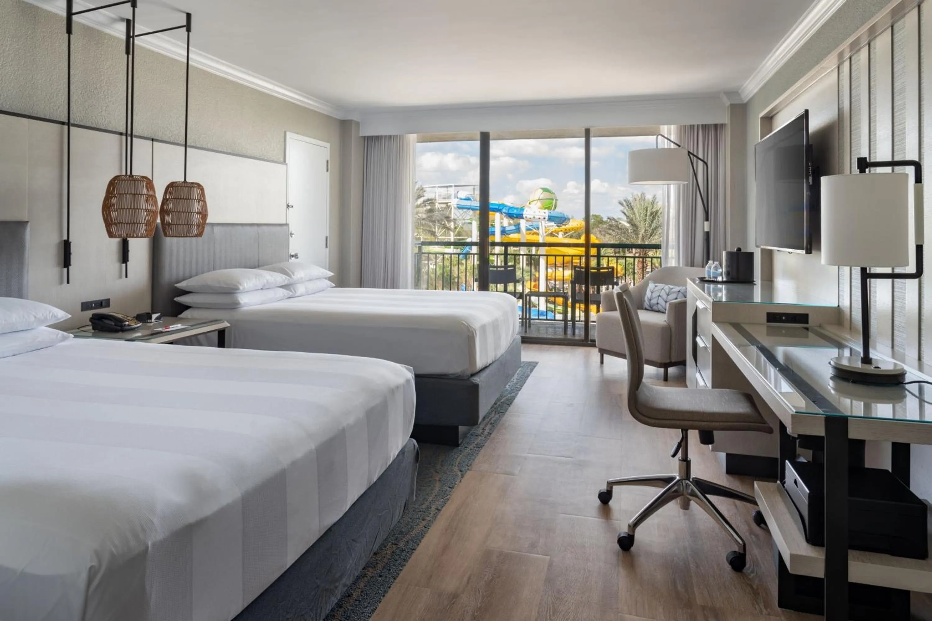 Photo of the whole room, Bed in Orlando World Center Marriott