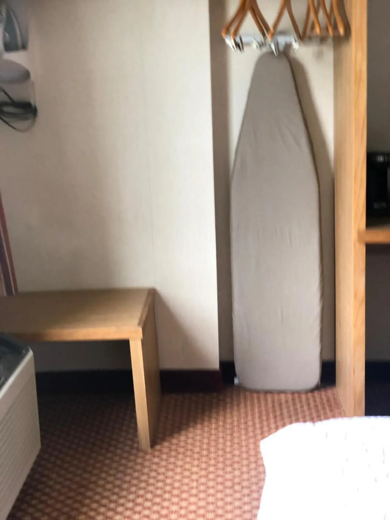 Single Room in AIRPORT LODGING Pittsburgh Airport Single Room in AIRPORT LODGING Pittsburgh Airport