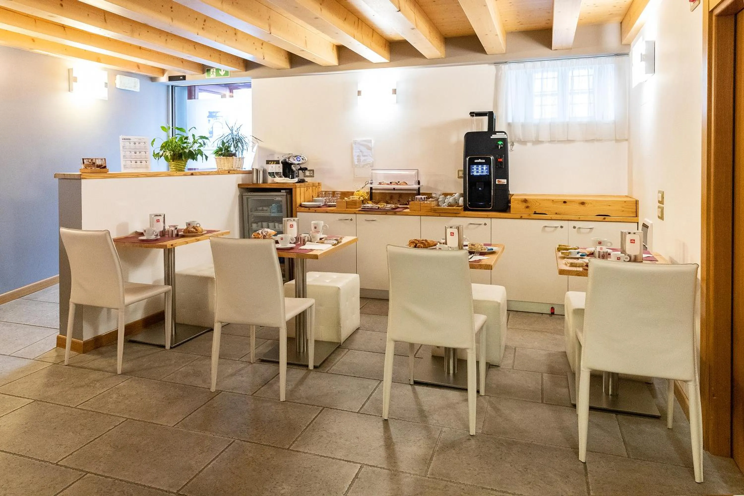 Breakfast in Hotel All'Arco