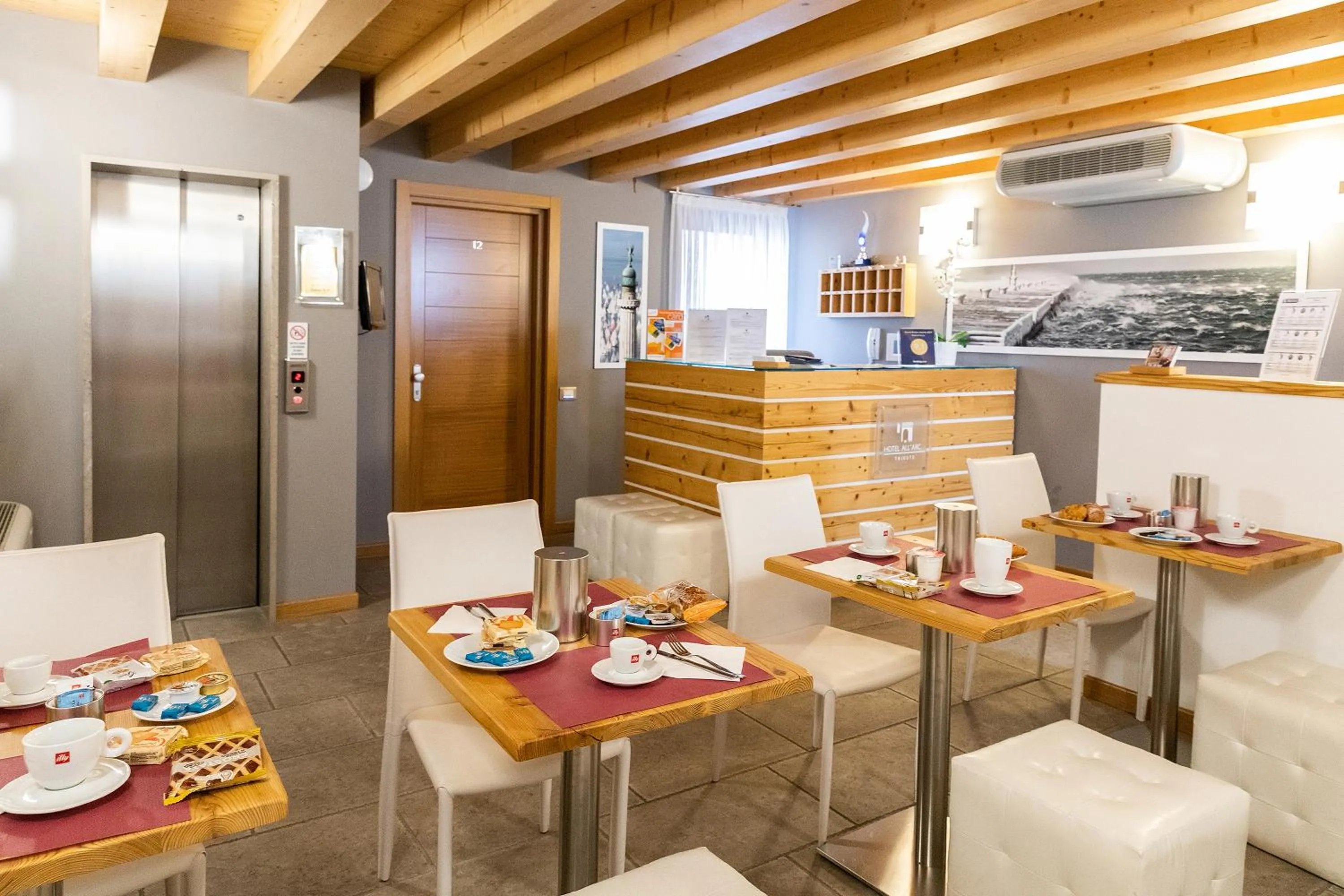 Breakfast in Hotel All'Arco