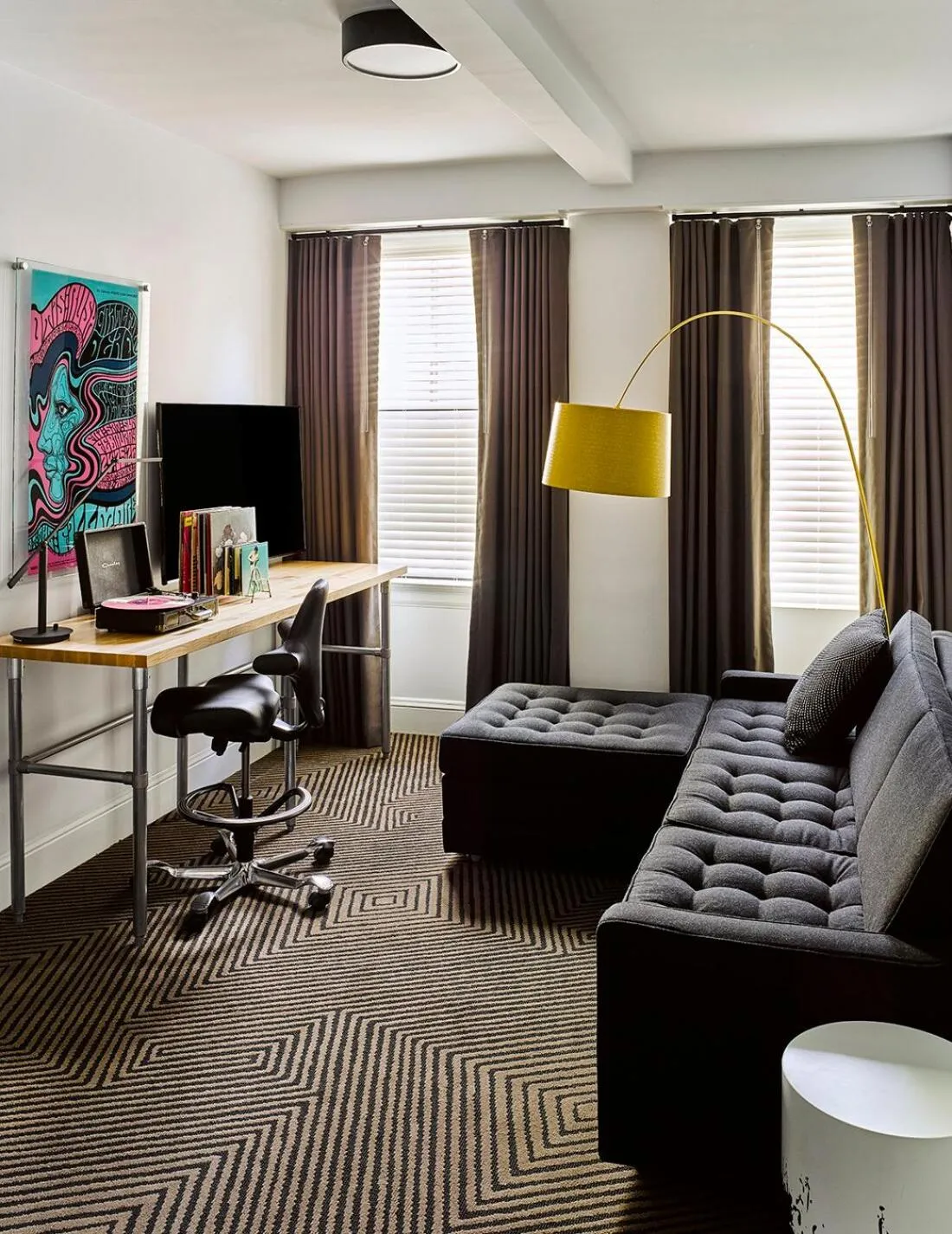 Living room in Hotel Zeppelin San Francisco