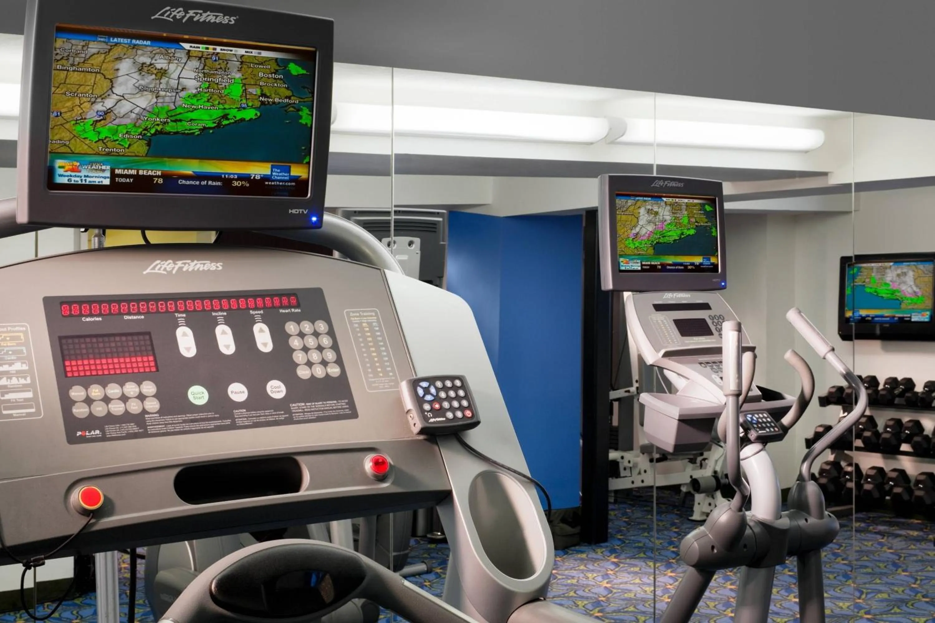 Fitness centre/facilities in Courtyard Miami Beach South Beach