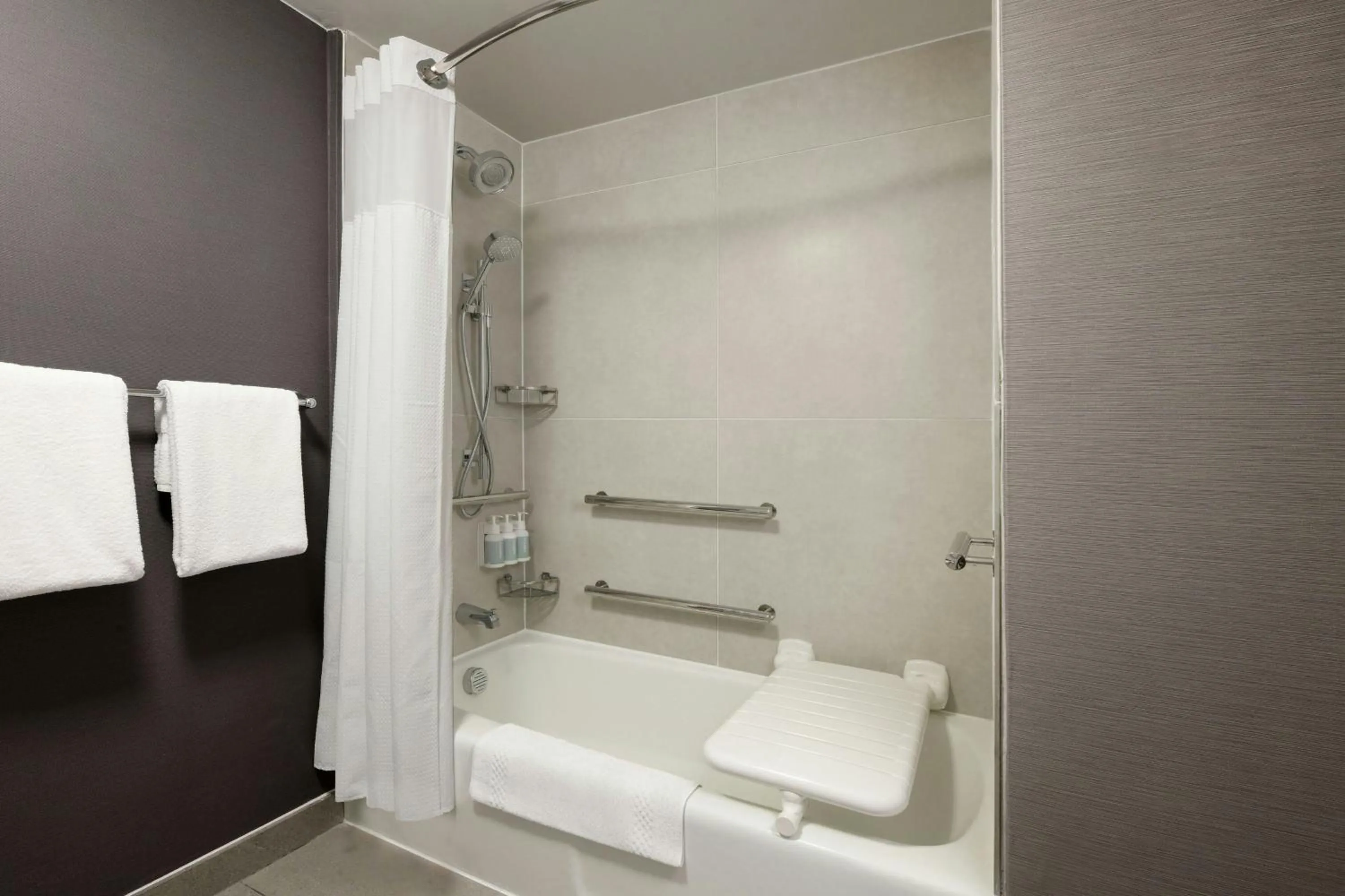 Bathroom in Courtyard by Marriott San Francisco Airport
