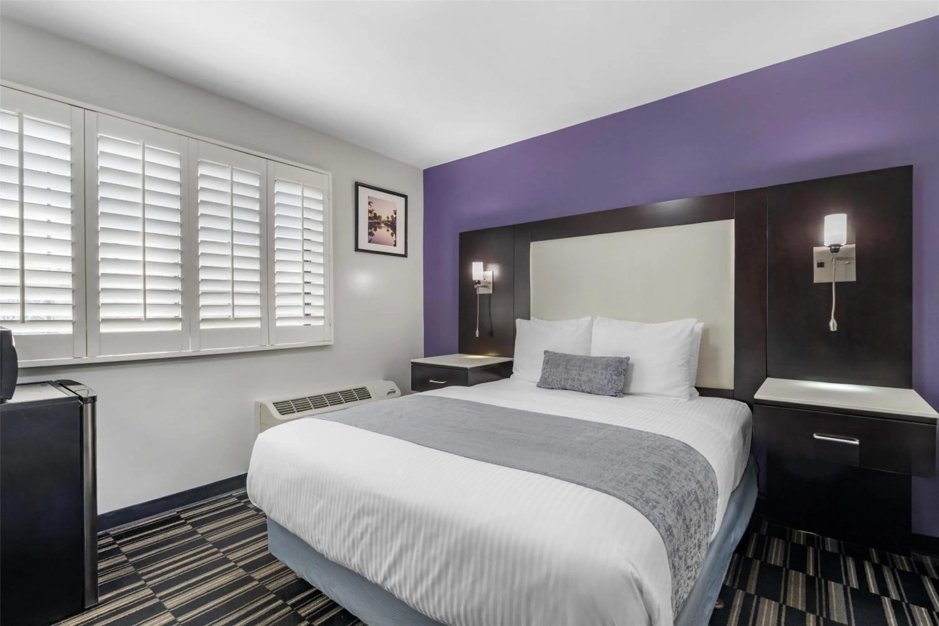 Bedroom, Bed in SureStay Hotel by Best Western Beverly Hills West LA