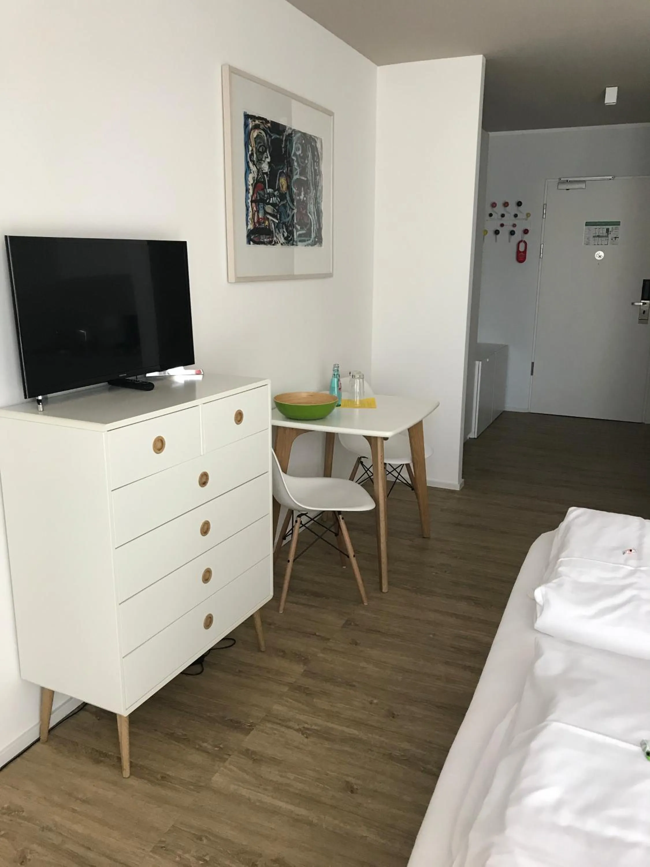 Photo of the whole room, Bed in Country Inn Suitenhotel