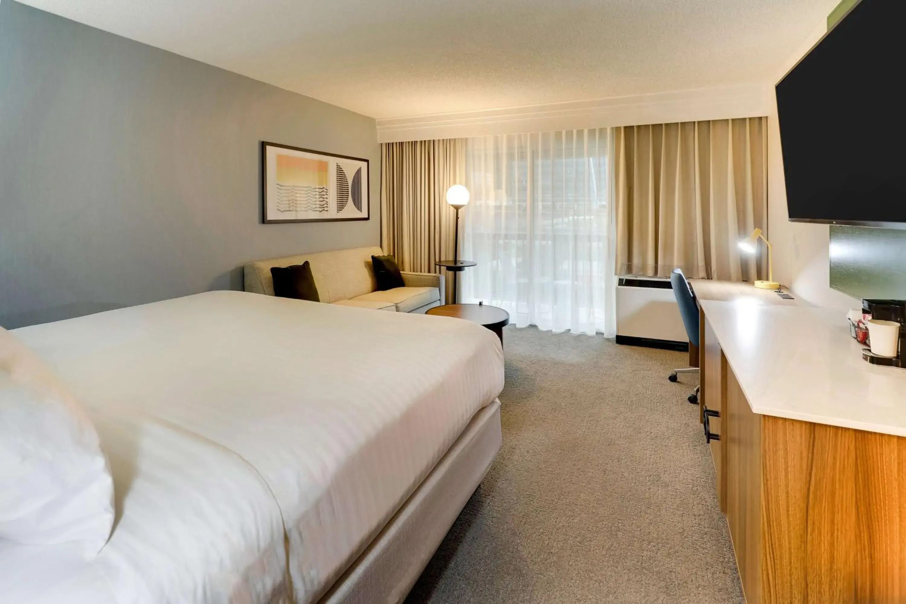 Hearing Accessible Guestroom King in Sonesta Select San Francisco Airport Oyster Point Waterfront Hearing Accessible Guestroom King in Sonesta Select San Francisco Airport Oyster Point Waterfront