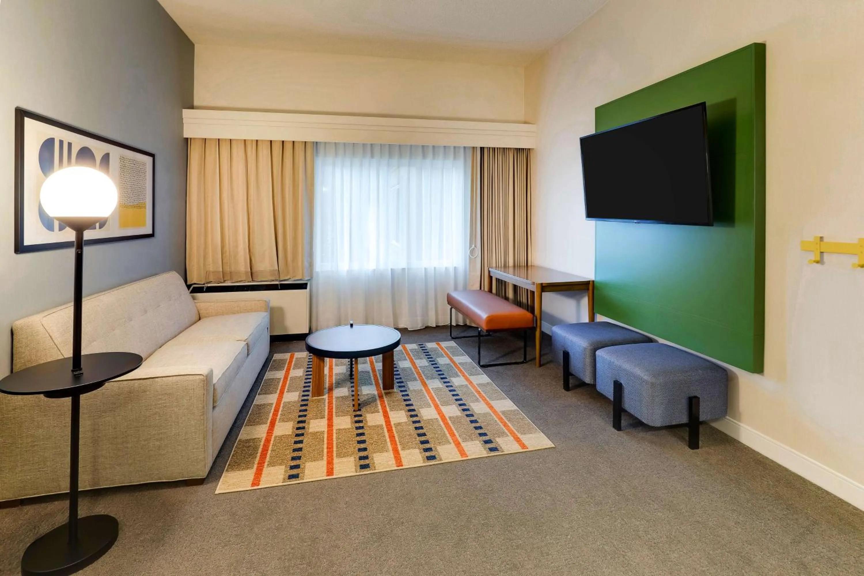 Photo of the whole room, Bed in Sonesta Select San Francisco Airport Oyster Point Waterfront