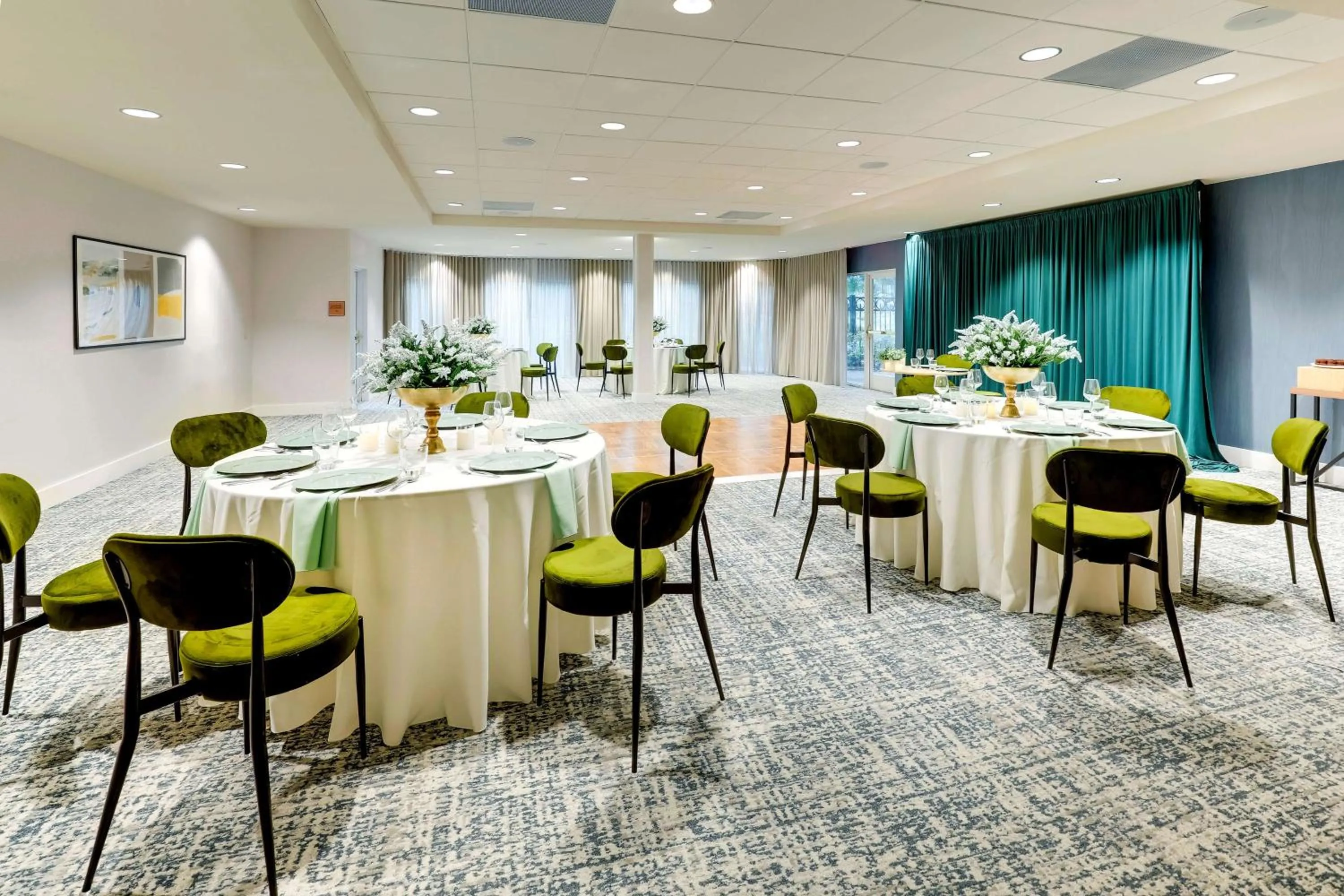 Meeting/conference room in Sonesta Select San Francisco Airport Oyster Point Waterfront