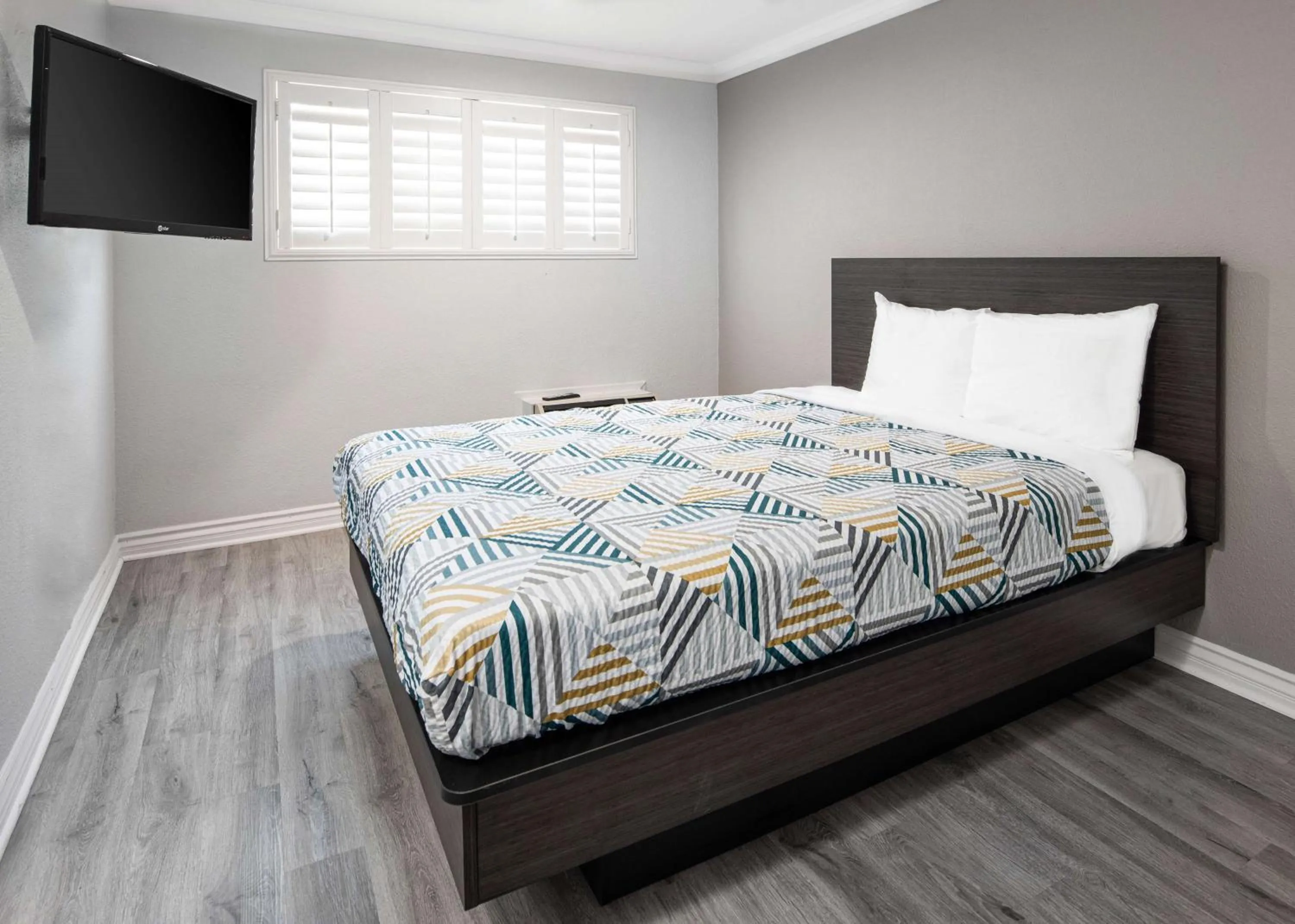 Photo of the whole room in Motel 6-Anaheim, CA - Convention Center