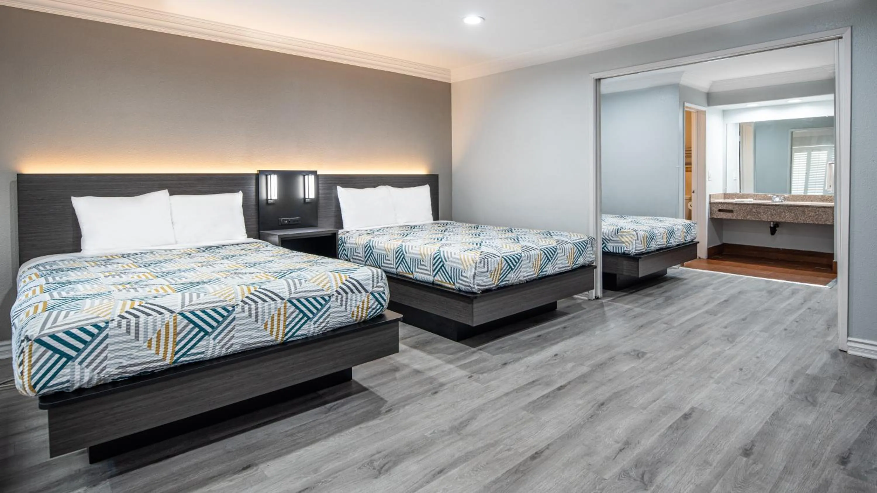 Motel 6-Anaheim, CA - Convention Center