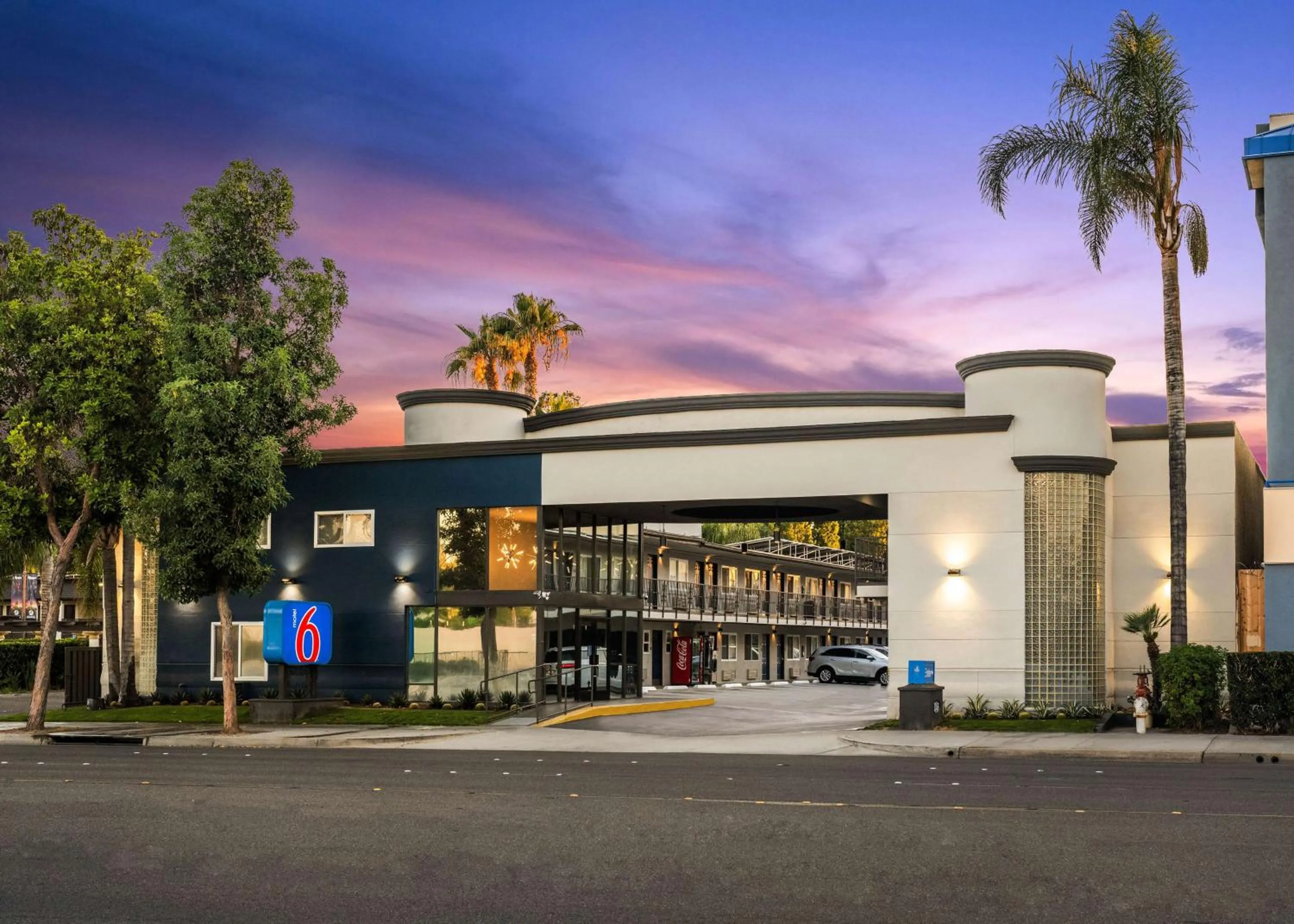Property building in Motel 6-Anaheim, CA - Convention Center