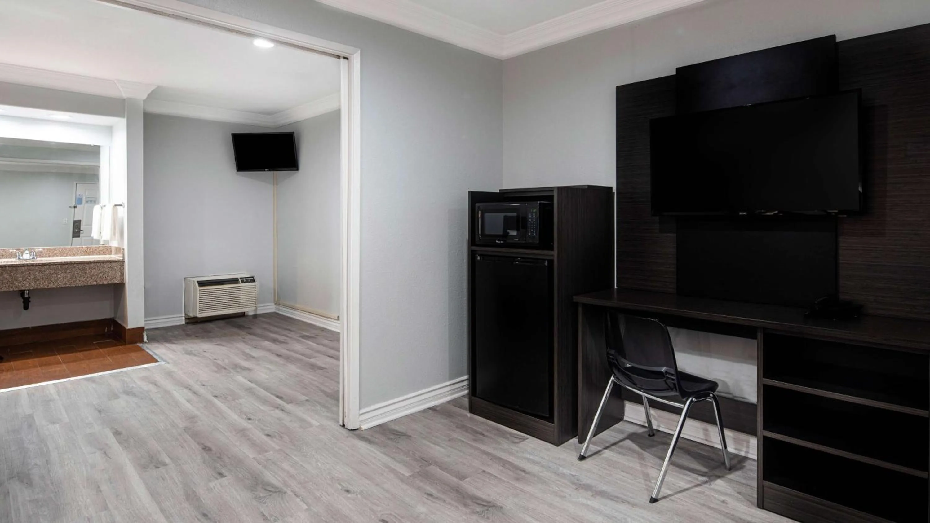 Photo of the whole room in Motel 6-Anaheim, CA - Convention Center