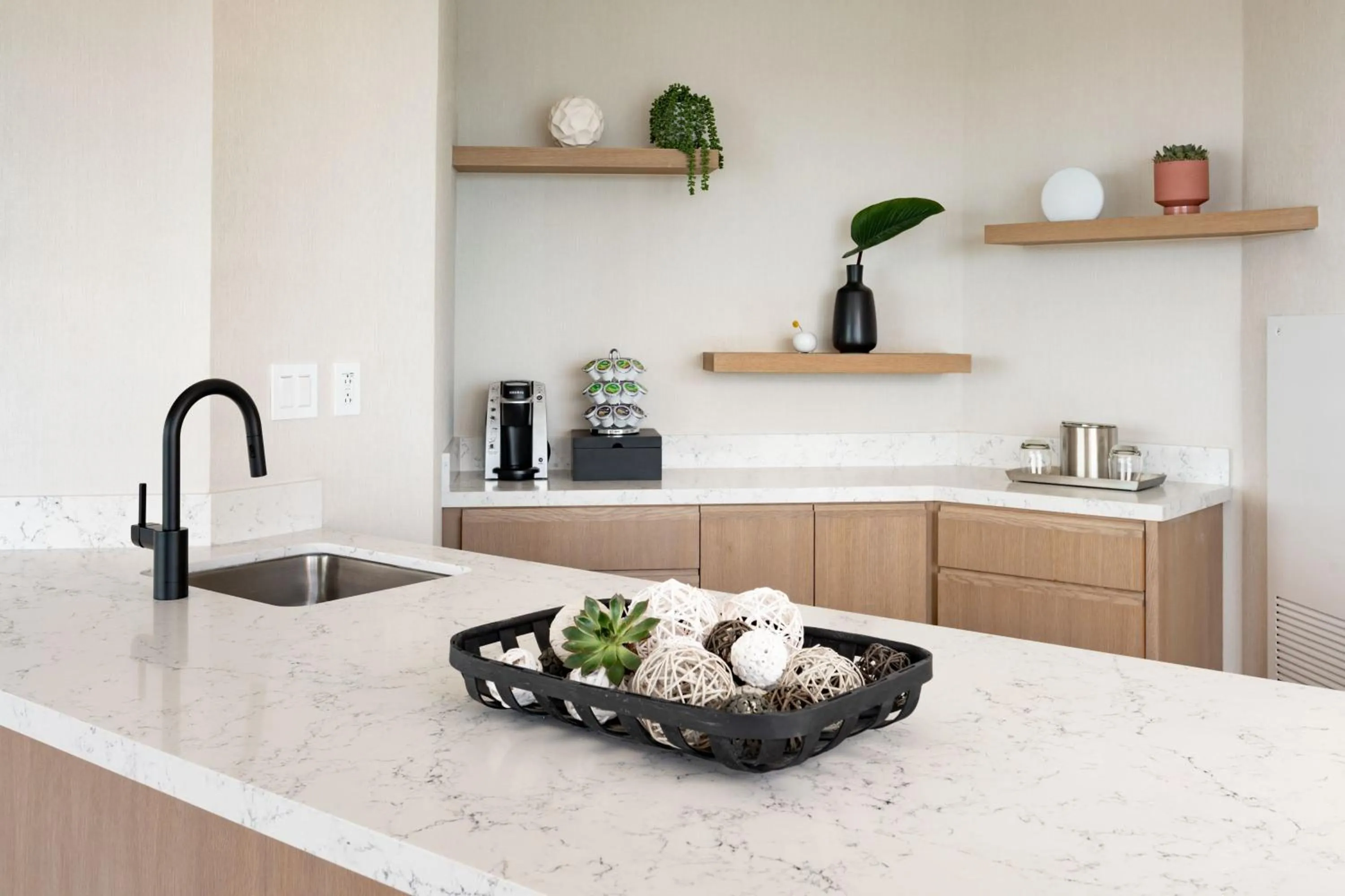 Kitchen or kitchenette in Miami Marriott Biscayne Bay