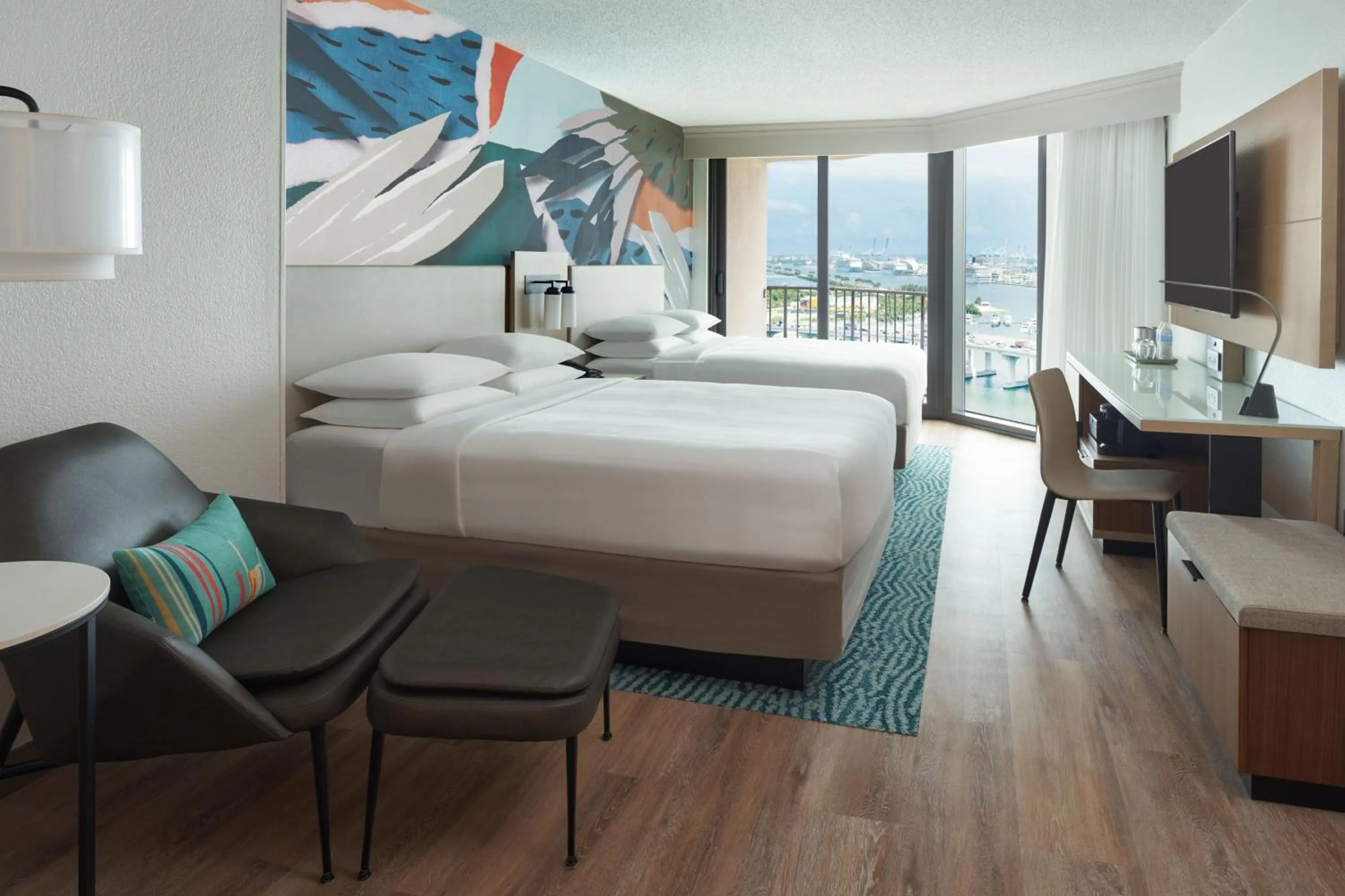 Photo of the whole room, Bed in Miami Marriott Biscayne Bay