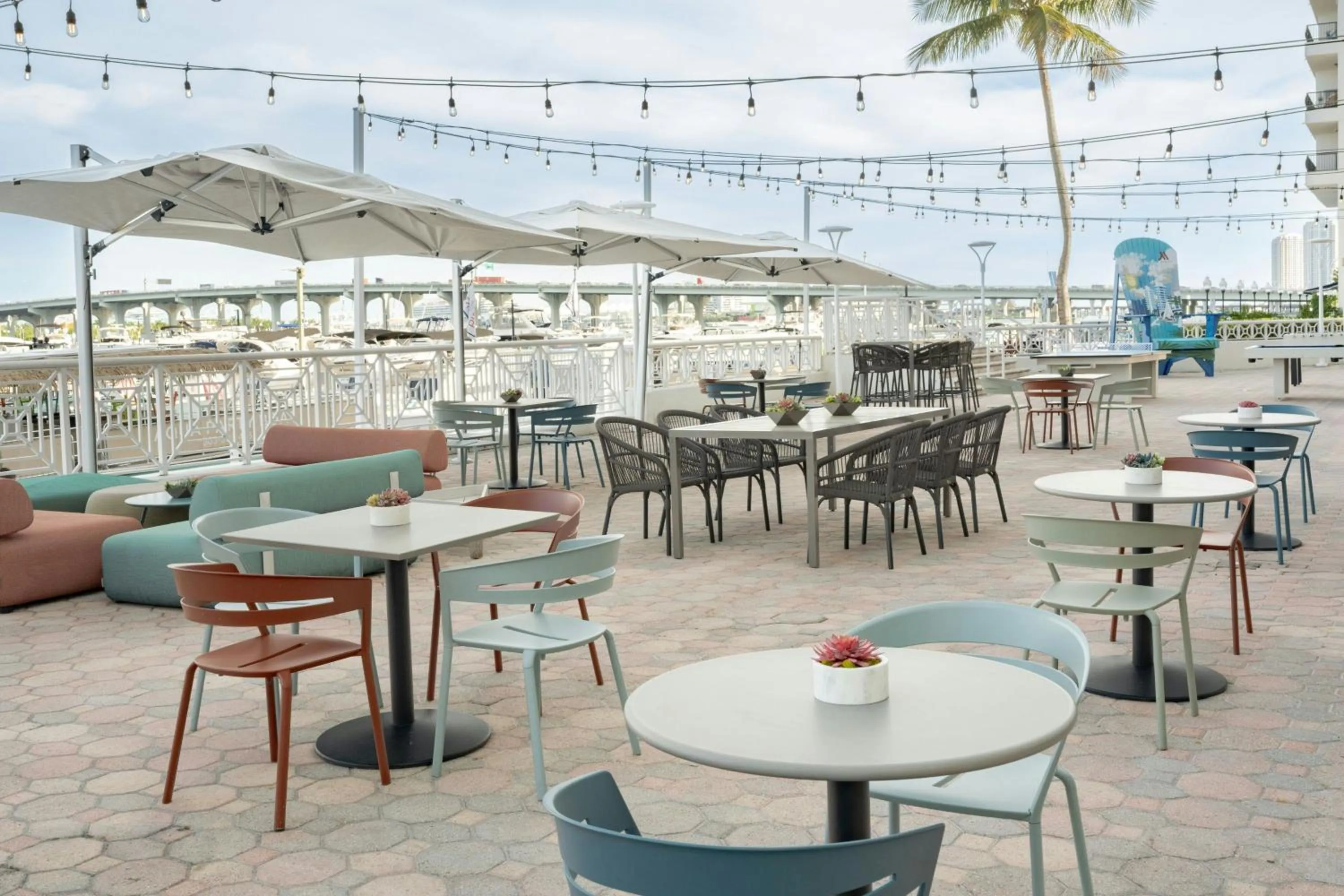 Restaurant/places to eat in Miami Marriott Biscayne Bay
