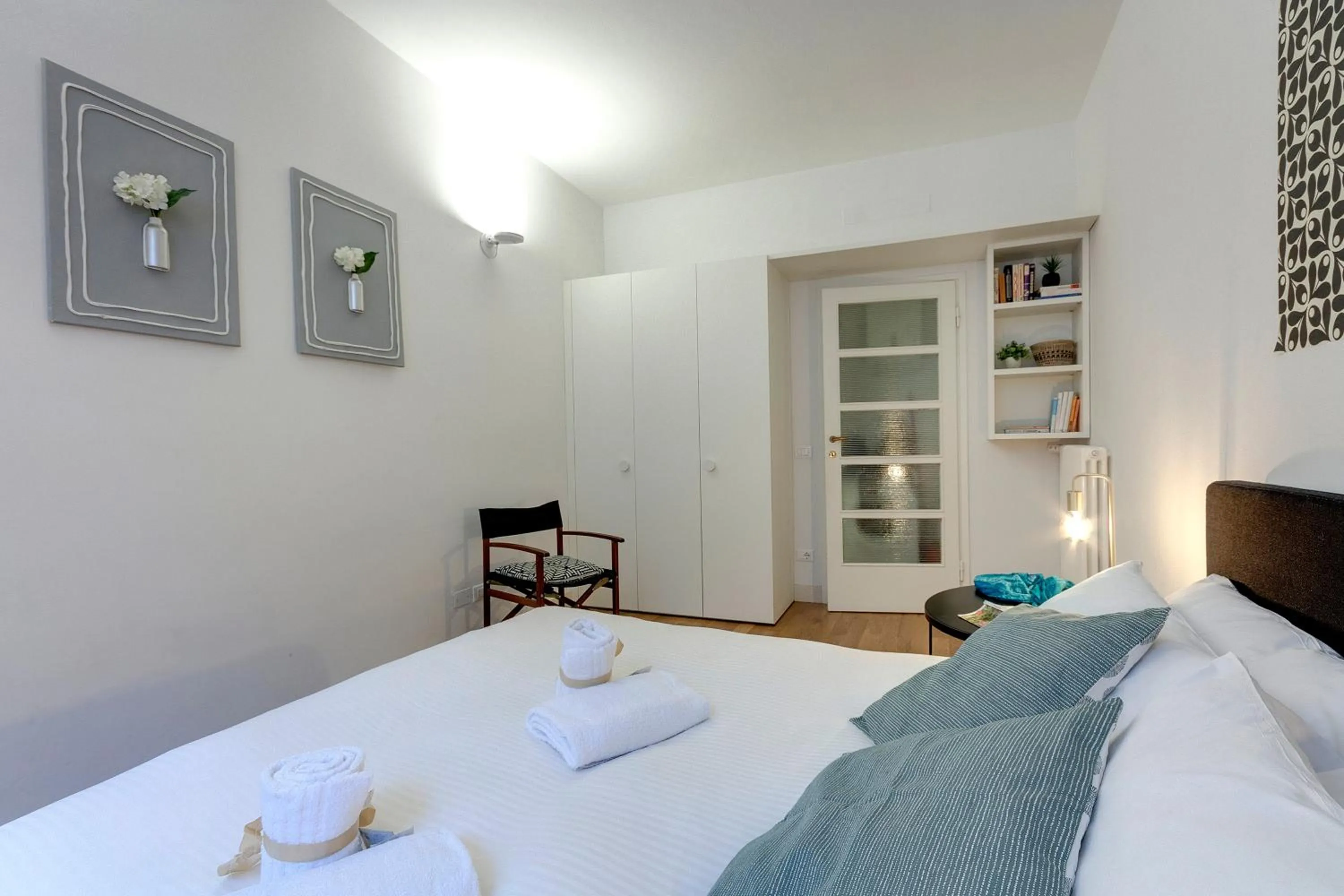 Bed in Costa San Giorgio Apartment by Mamo Florence