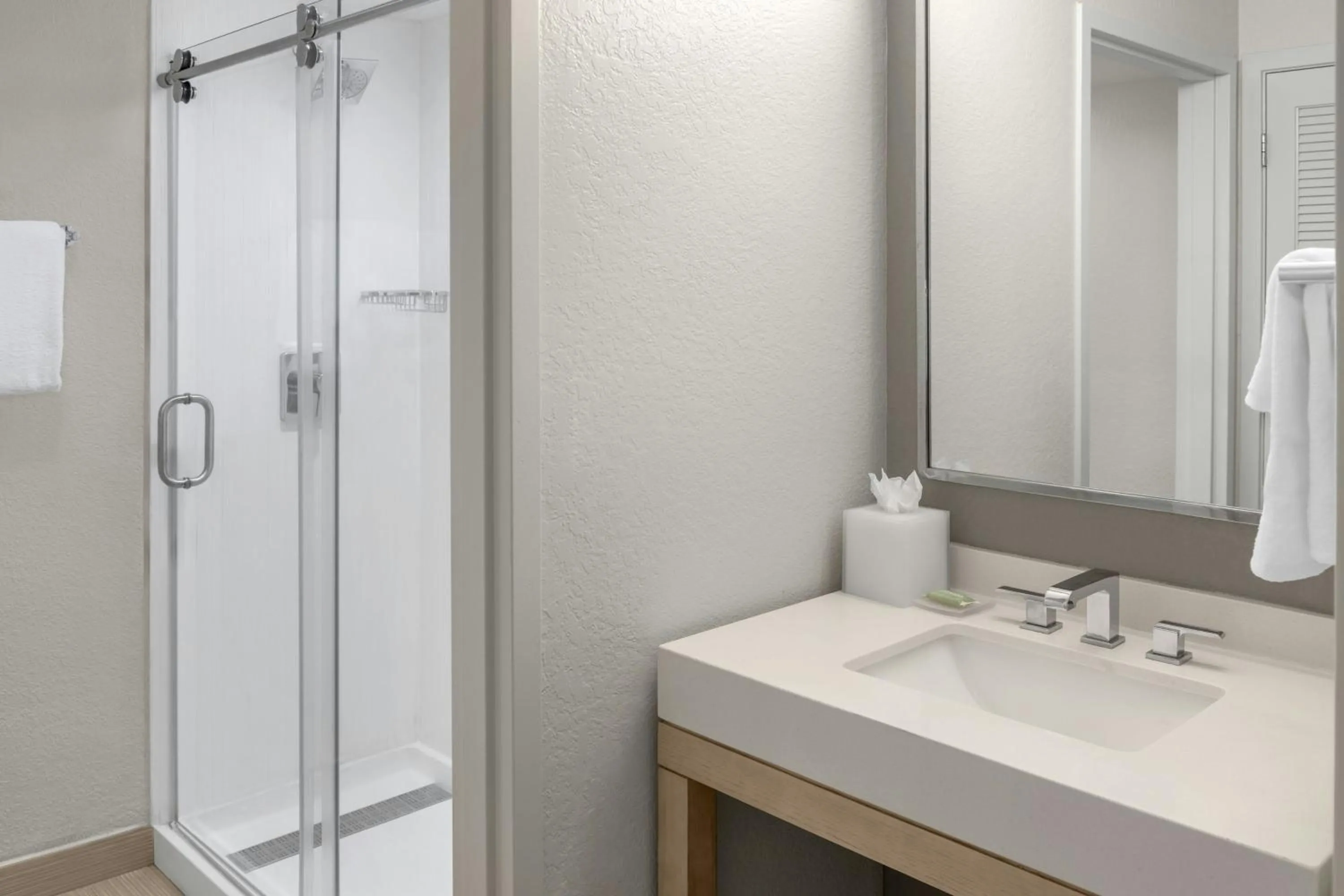 Bathroom in Courtyard by Marriott Fort Lauderdale Coral Springs