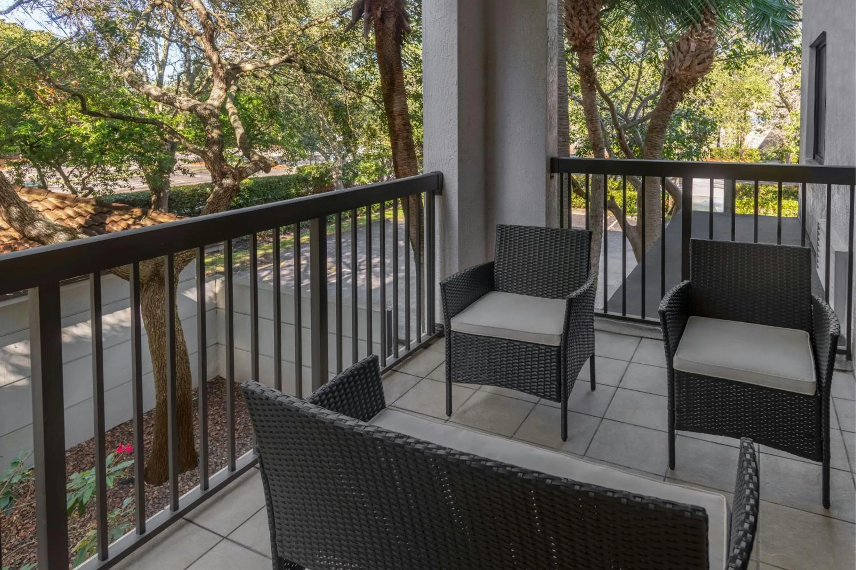 Photo of the whole room in Courtyard by Marriott Fort Lauderdale Coral Springs