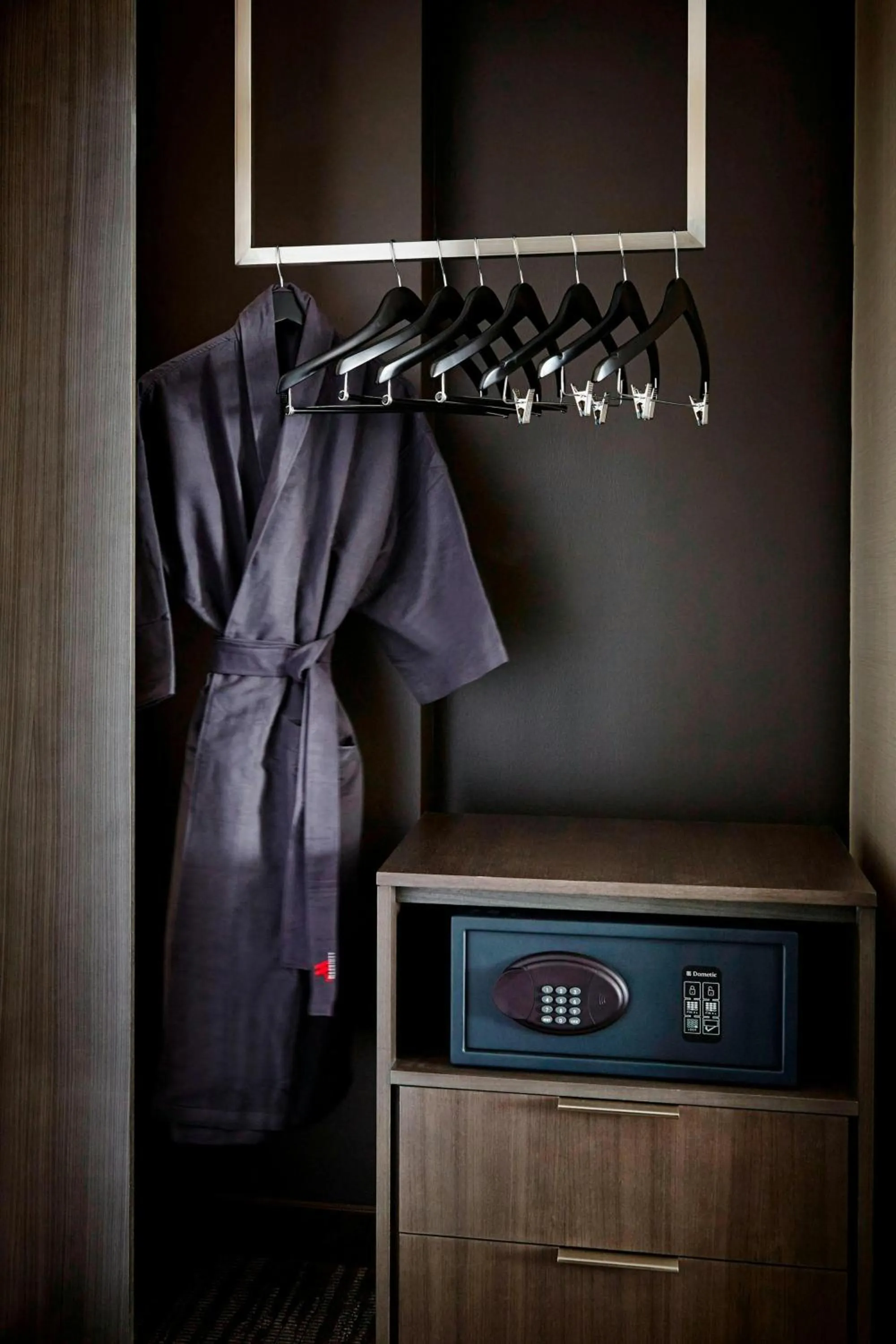 Photo of the whole room in San Francisco Airport Marriott Waterfront