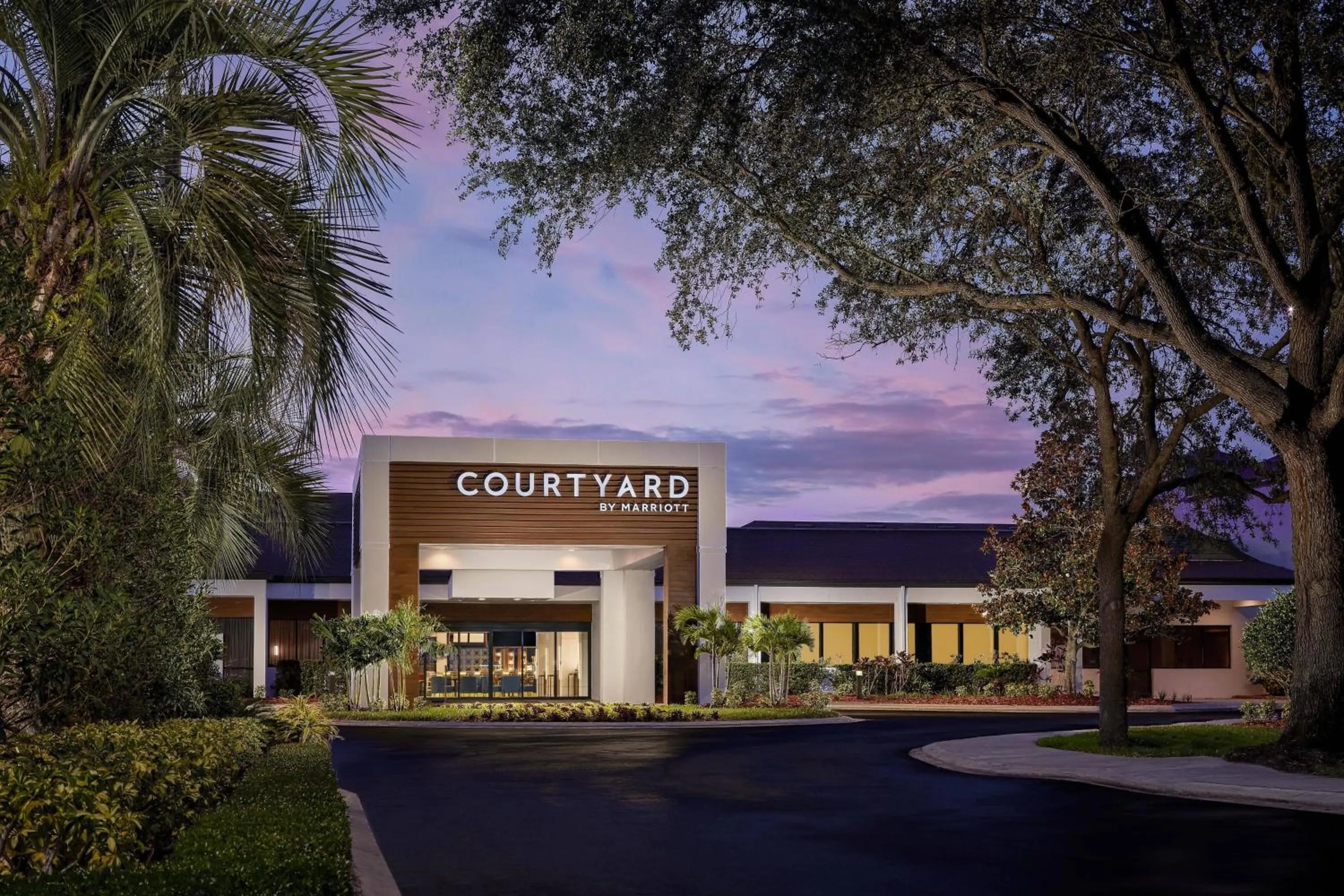 Property building in Courtyard by Marriott Orlando Lake Buena Vista at Vista Centre