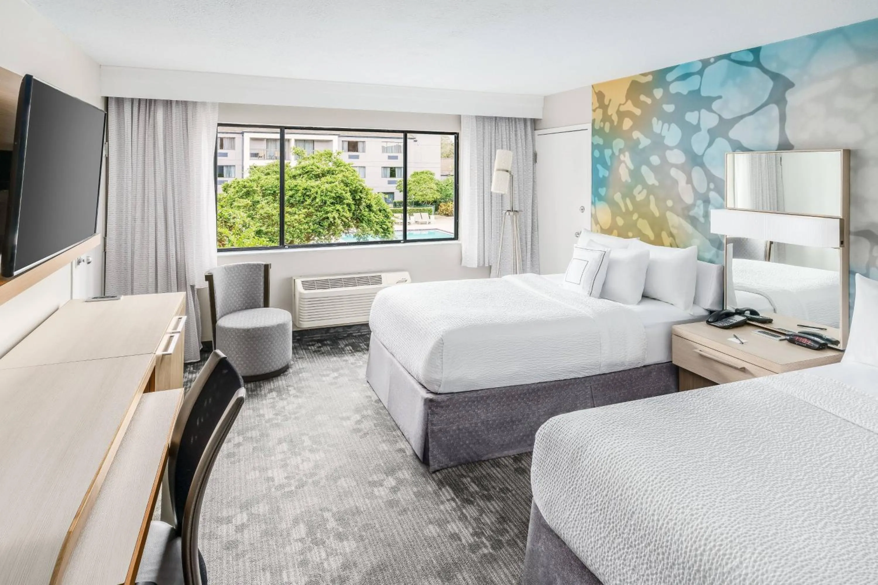 Photo of the whole room, Bed in Courtyard by Marriott Orlando Lake Buena Vista at Vista Centre