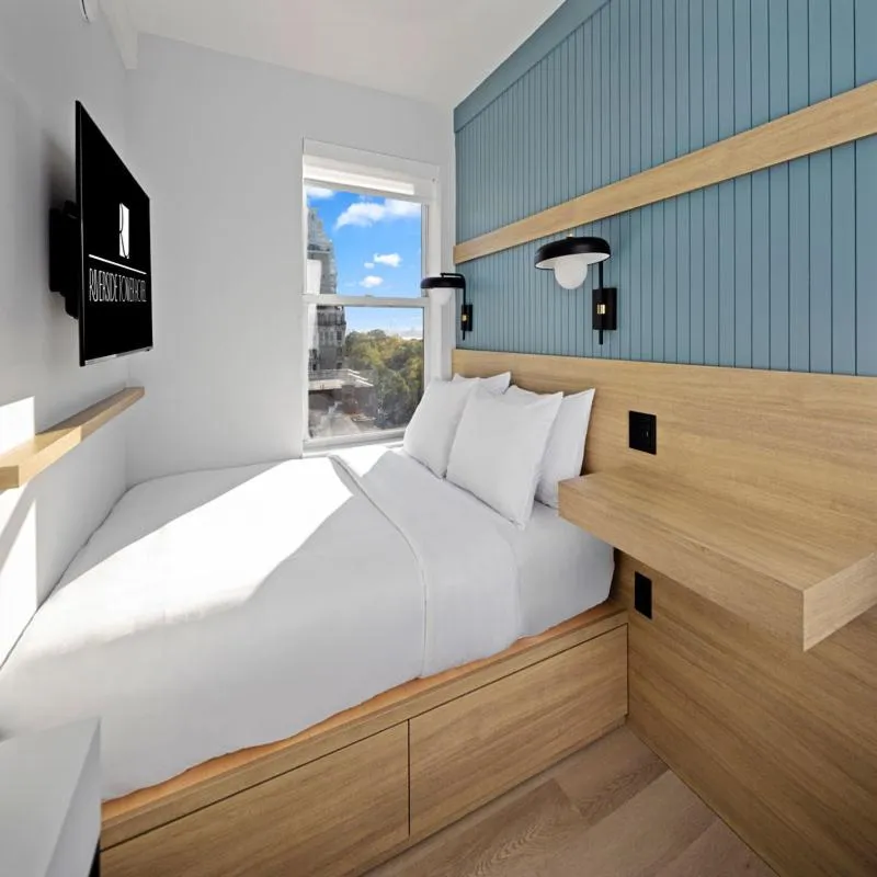 Bedroom, Bed in Riverside Tower Hotel