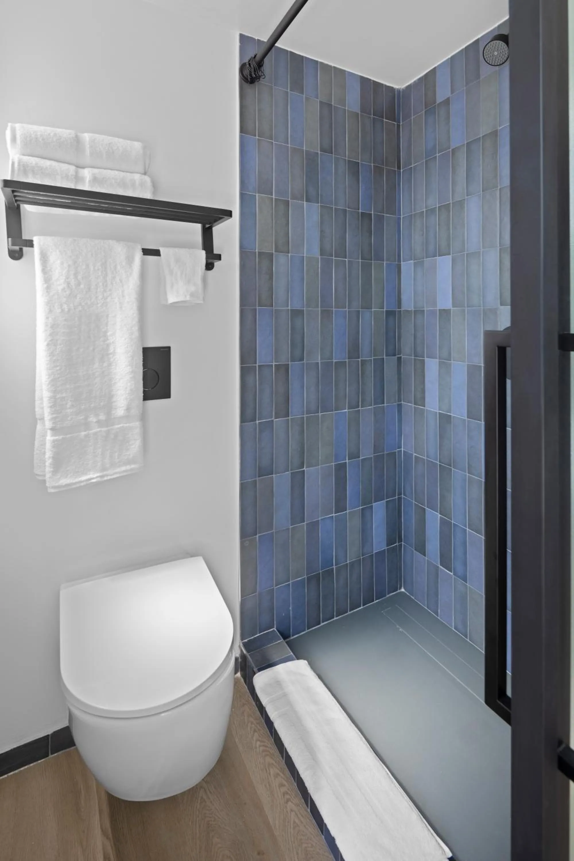 Bathroom in Riverside Tower Hotel