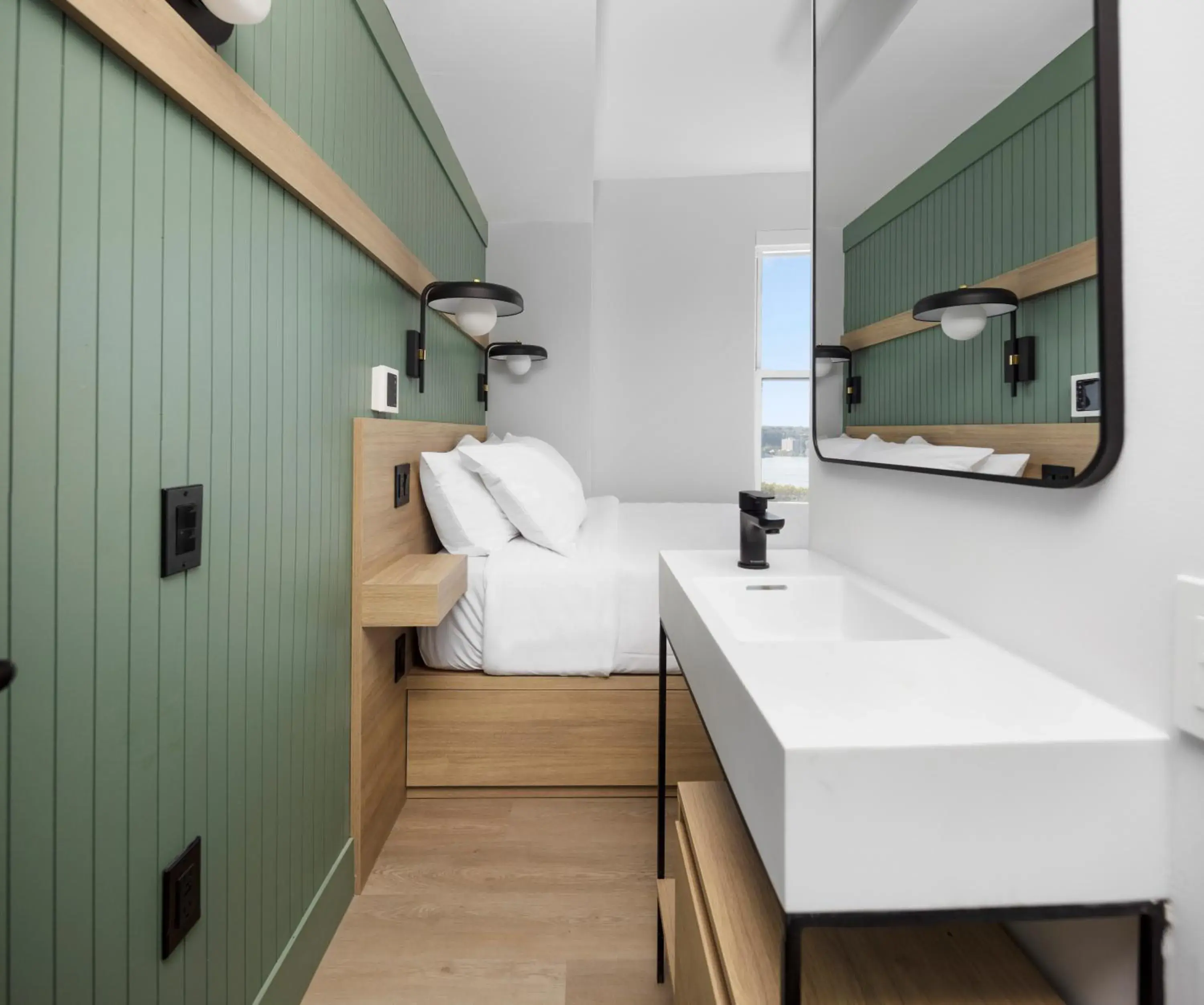 River View Single in Riverside Tower Hotel River View Single in Riverside Tower Hotel