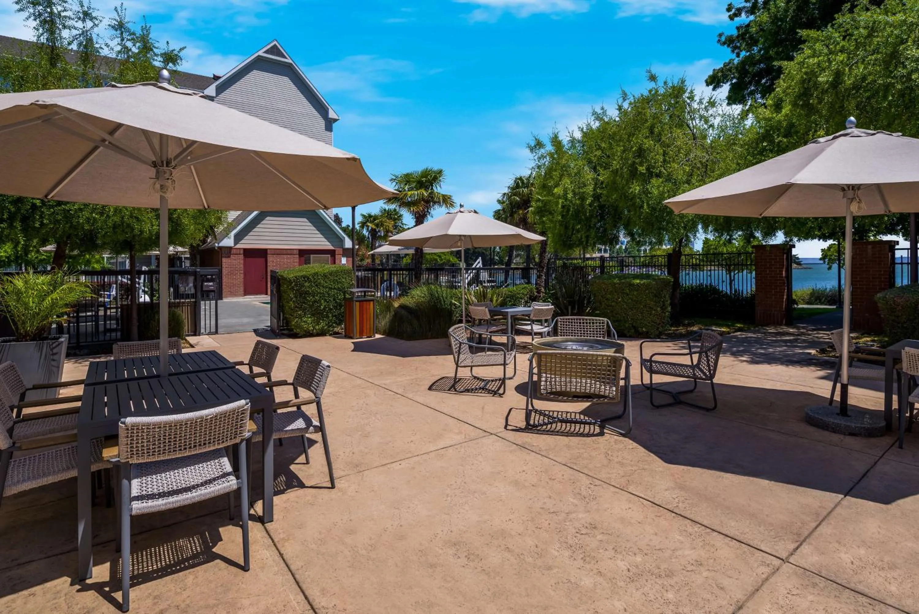 Property building in Sonesta ES Suites San Francisco Airport Oyster Point Waterfront