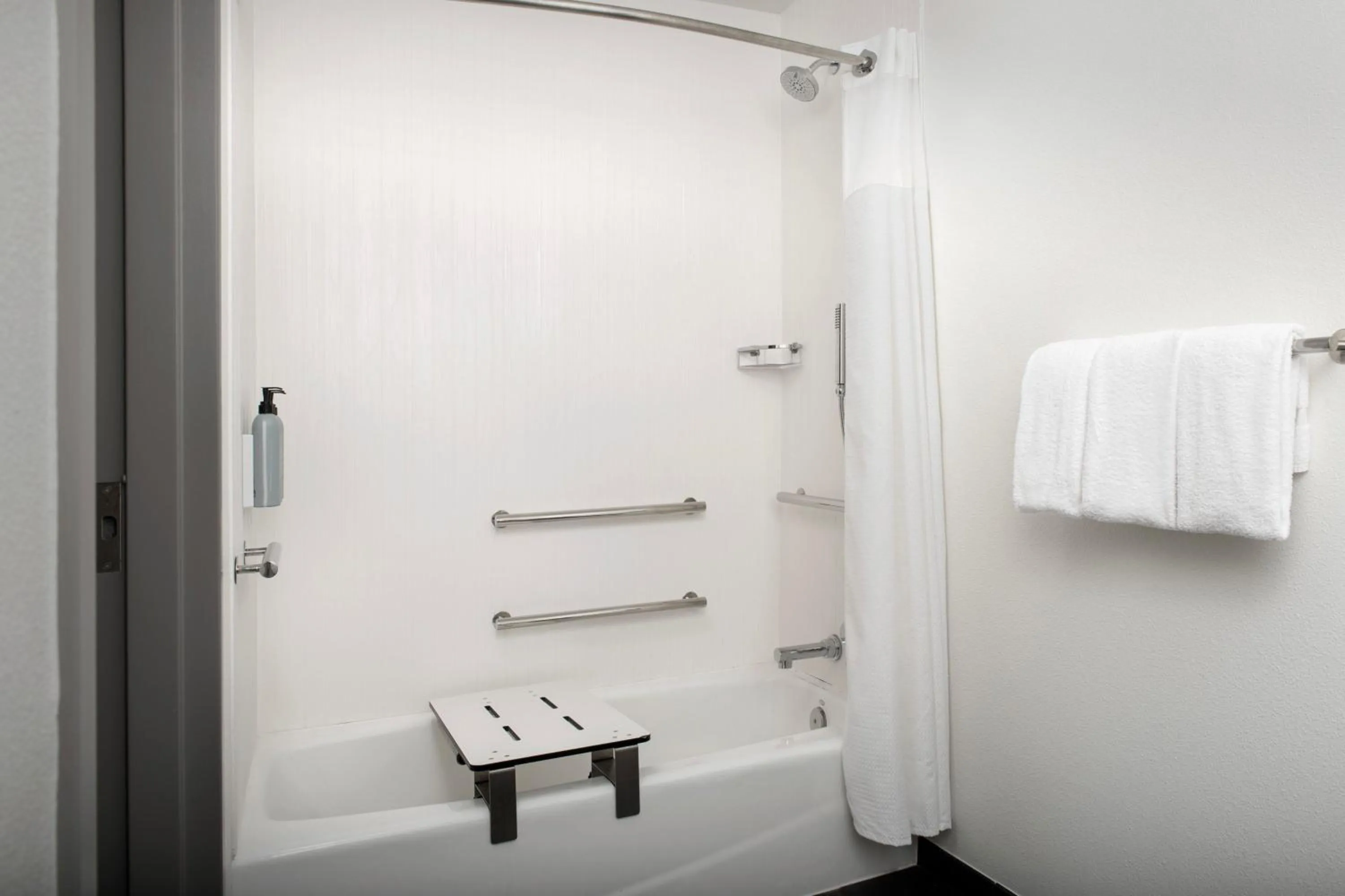 Bathroom in Courtyard by Marriott San Diego Carlsbad