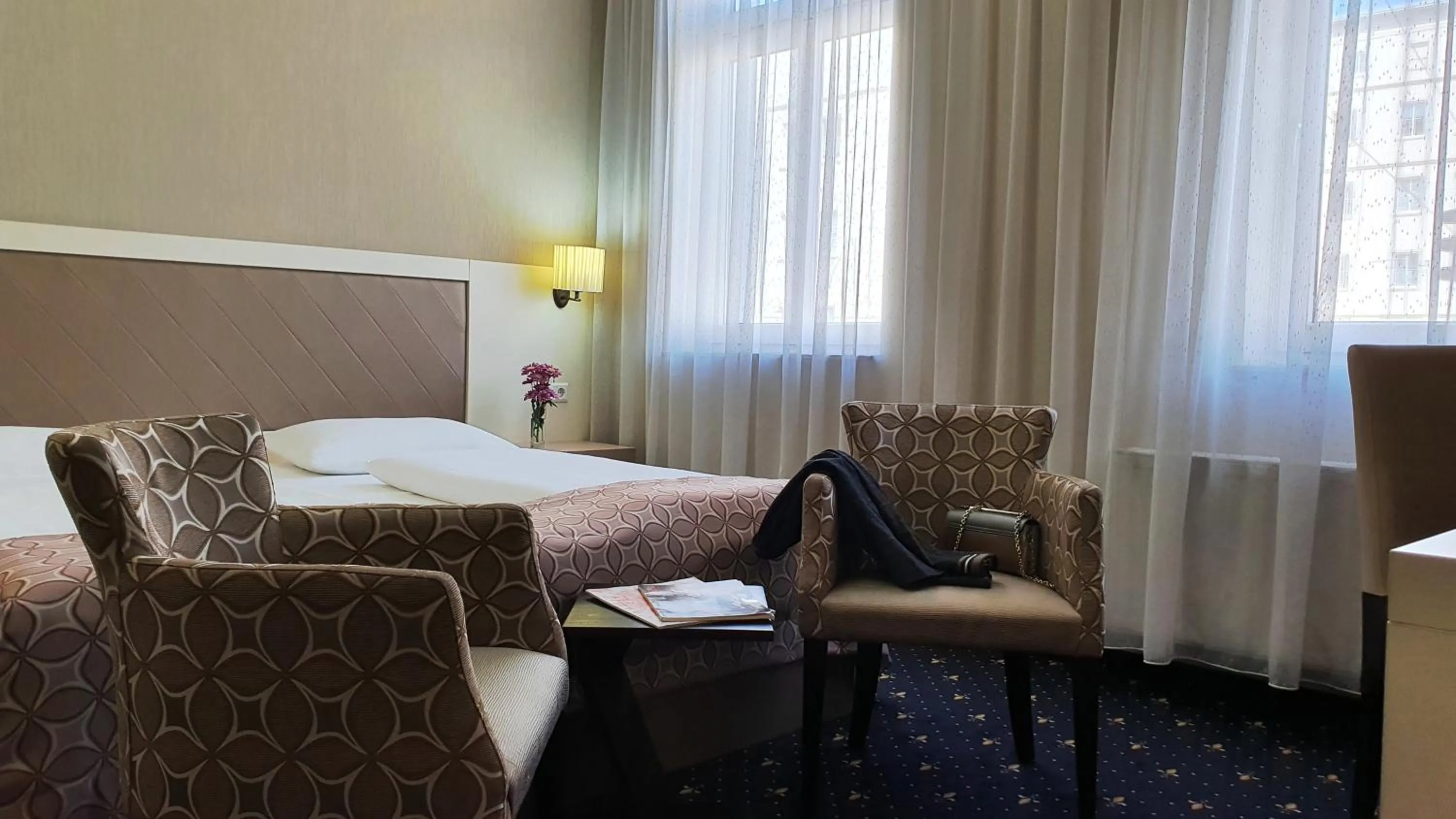 Staff, Bed in Hotel Atlas Halle