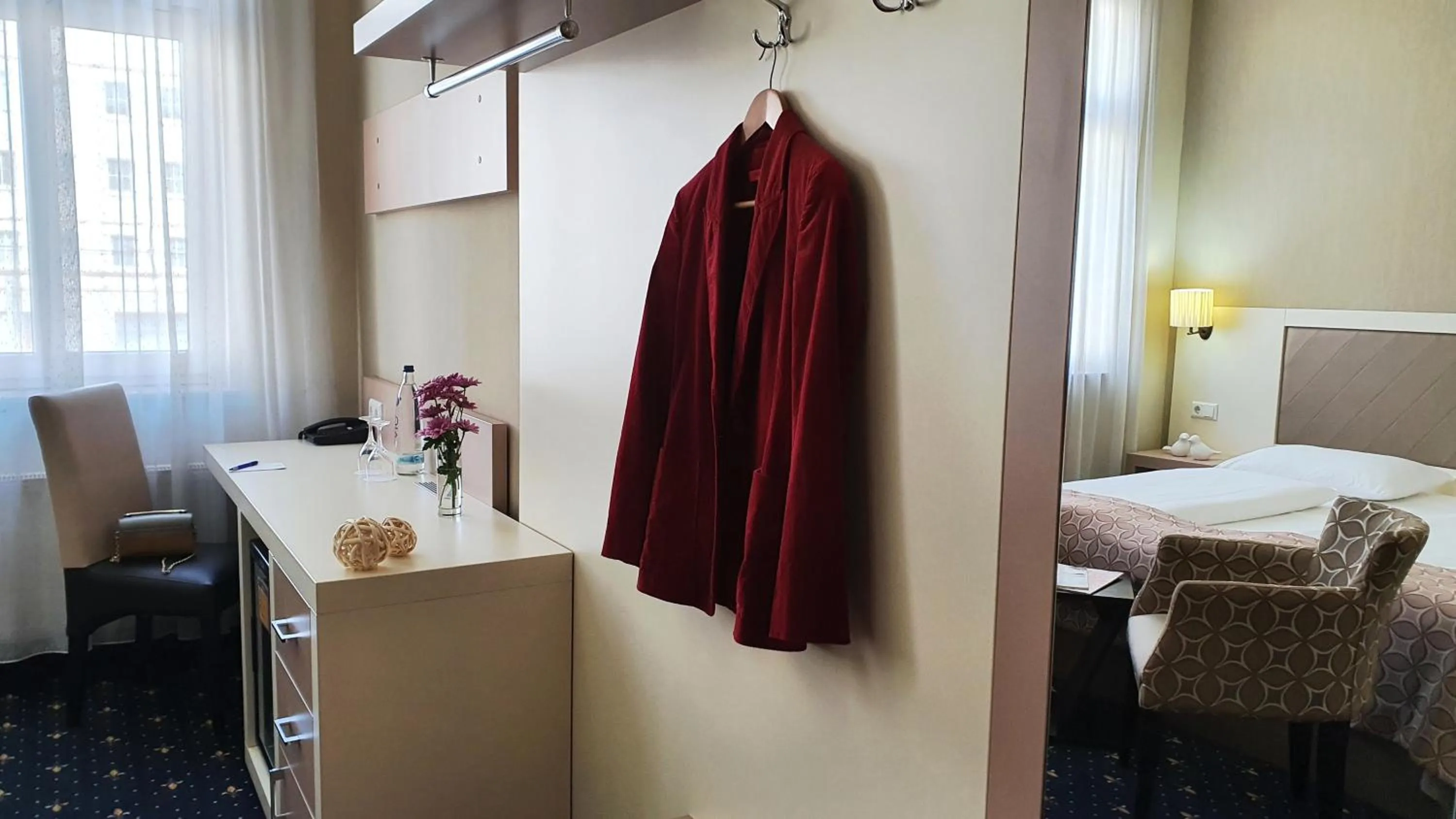 Staff, Bed in Hotel Atlas Halle