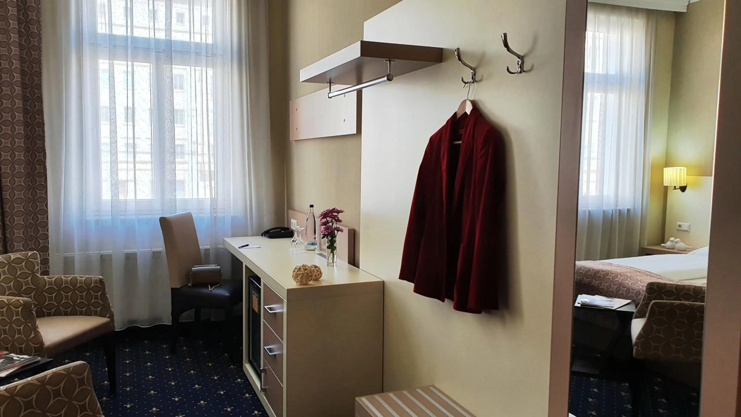 Staff, Bed in Hotel Atlas Halle