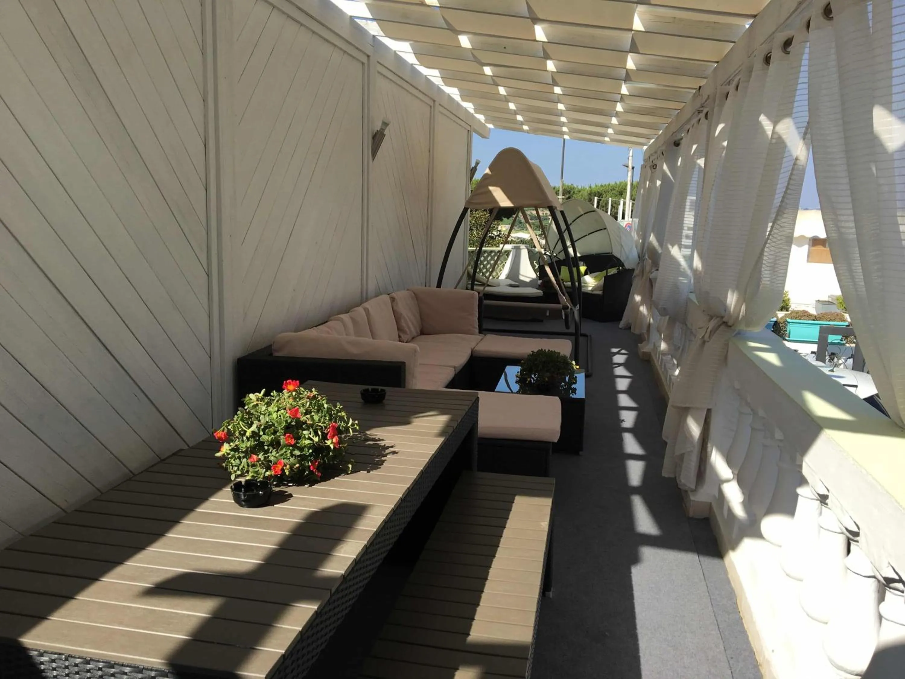 Patio in Residence R&B Tyrrhenum