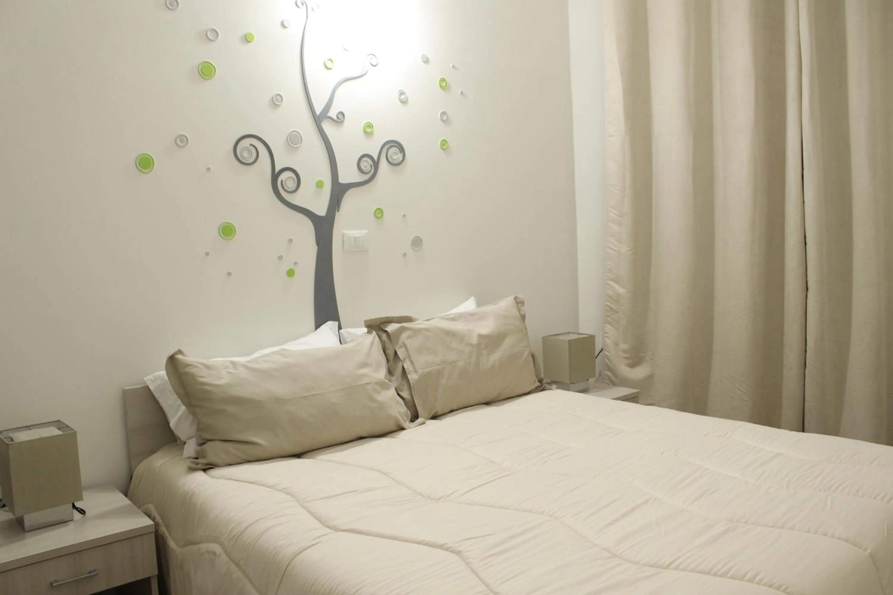 Decorative detail, Bed in Residence R&B Tyrrhenum