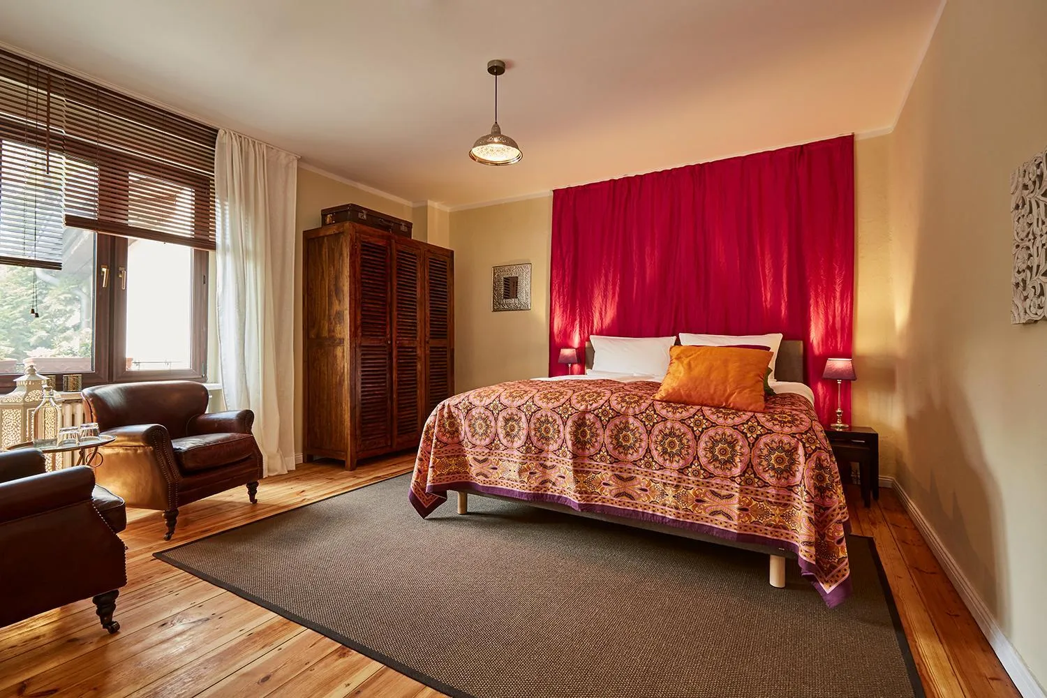 Photo of the whole room, Bed in mein.lychen