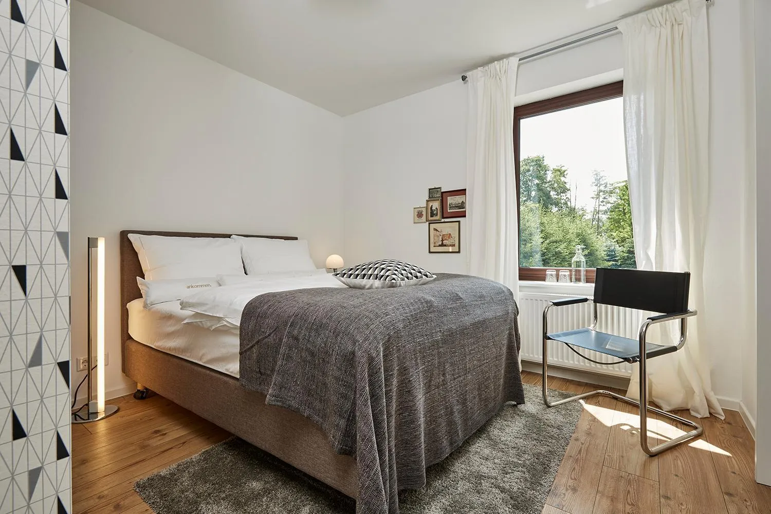 Photo of the whole room, Bed in mein.lychen