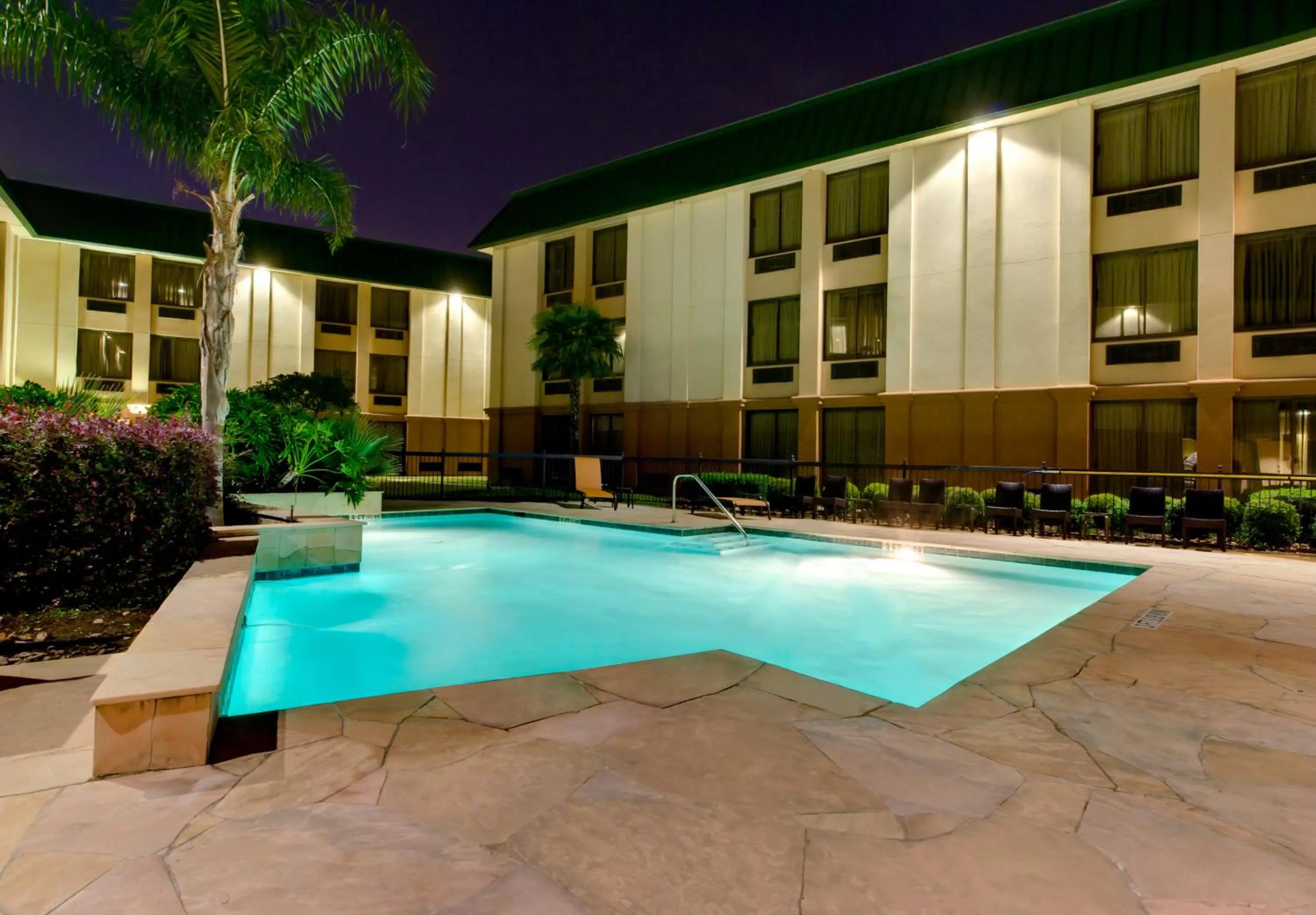 Swimming pool in Heritage Place Houston Brookhollow
