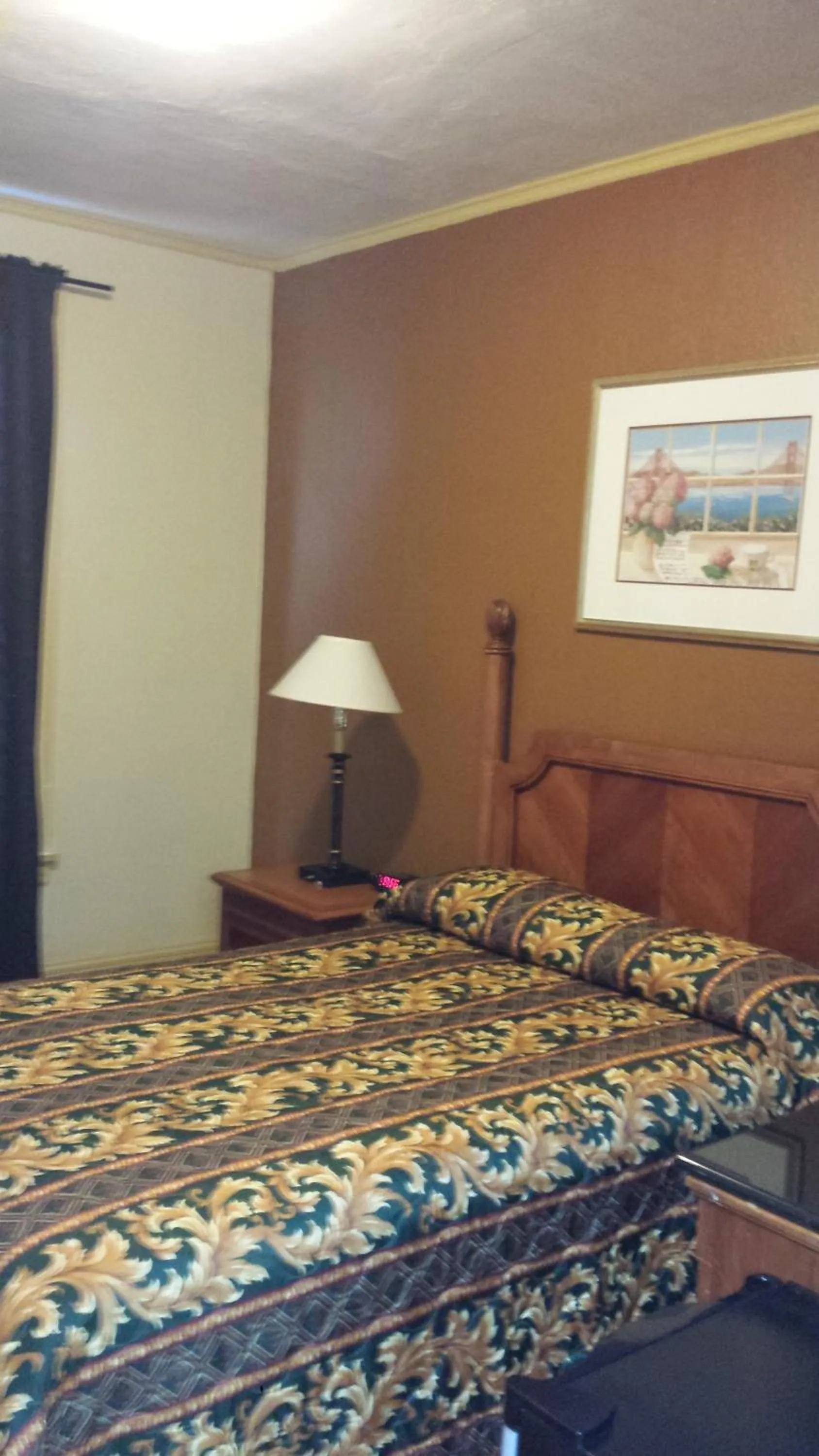 Bed in El Capitan Hotel