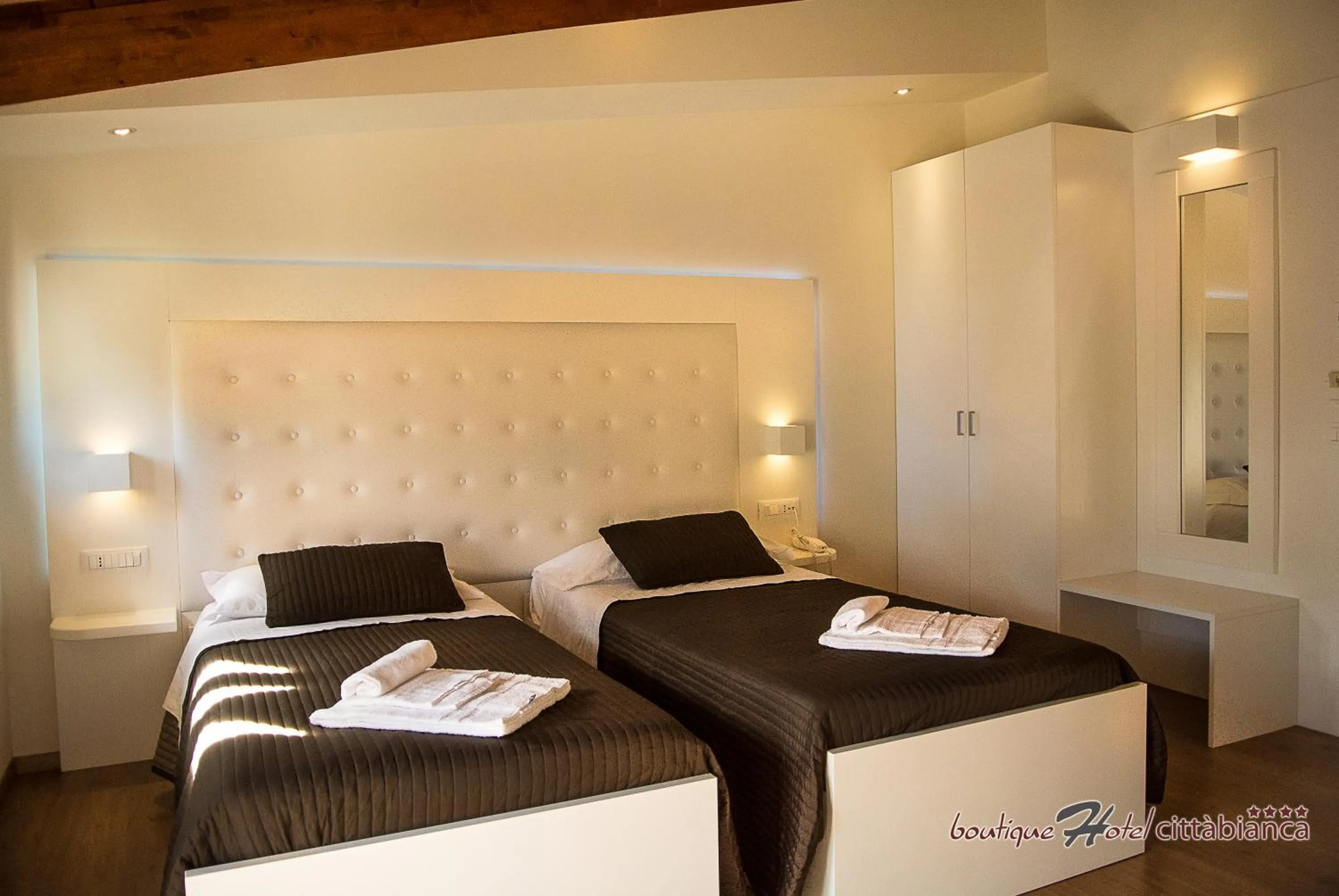 Photo of the whole room, Bed in Boutique Hotel e Spa Città Bianca