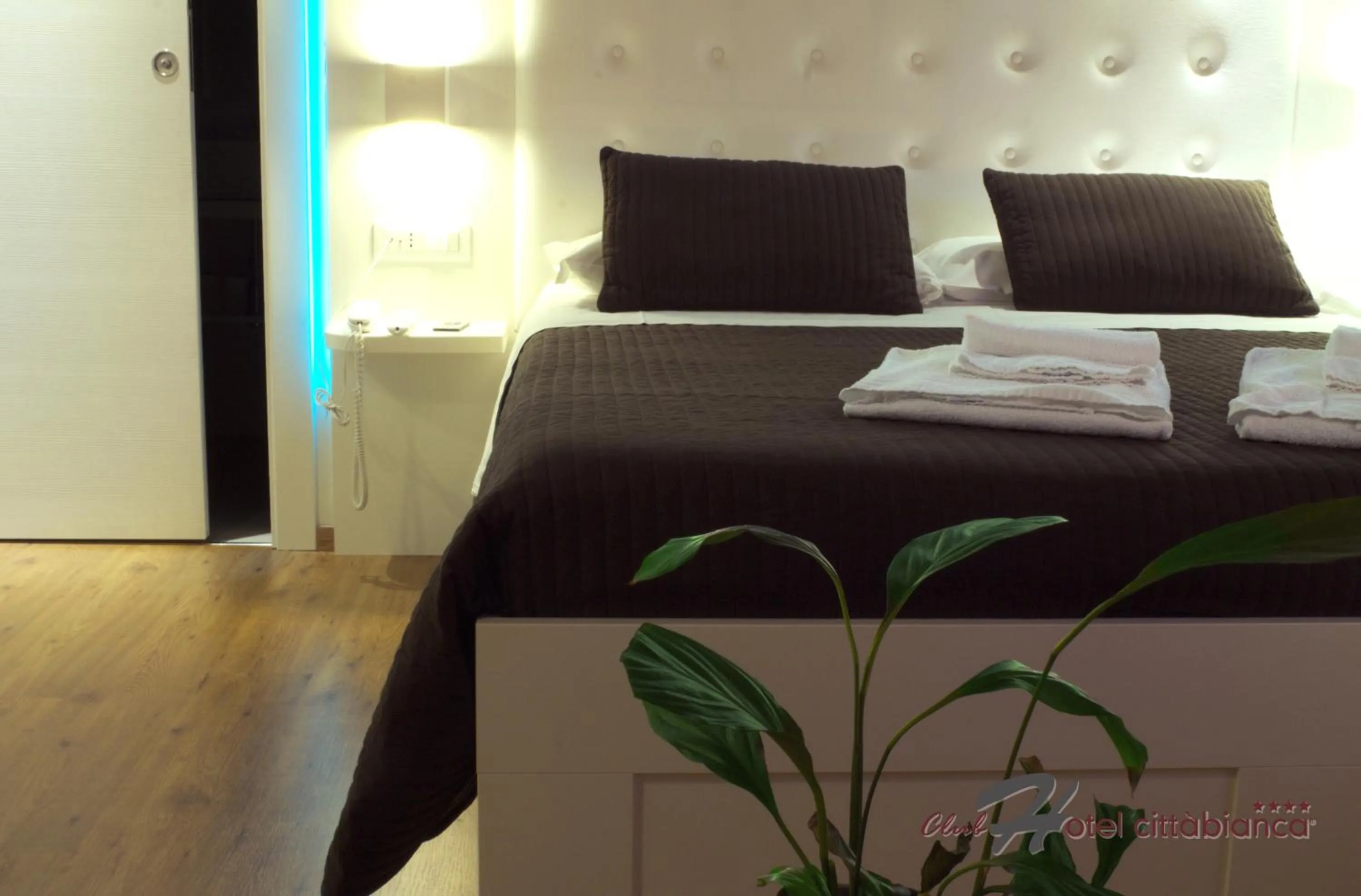 Photo of the whole room, Bed in Boutique Hotel e Spa Città Bianca