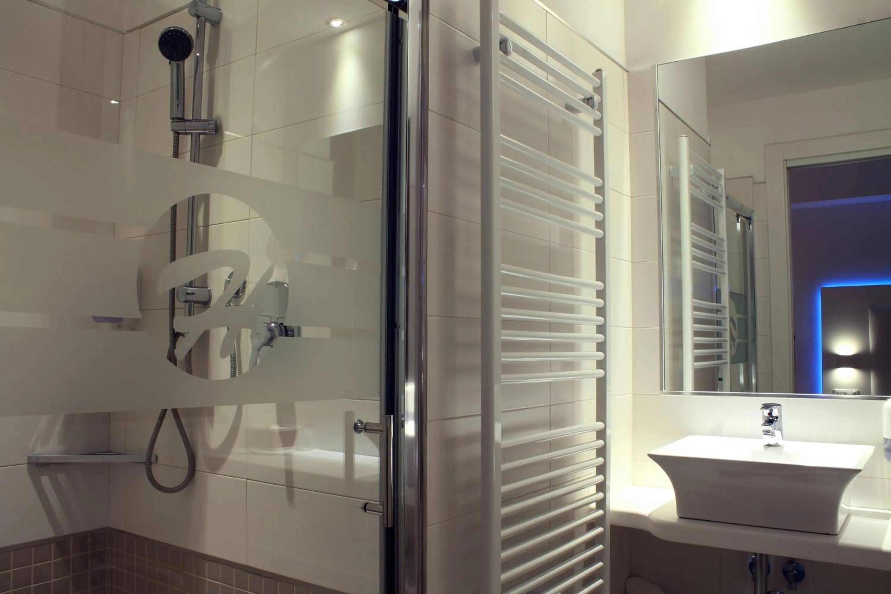 Shower in Boutique Hotel e Spa Città Bianca