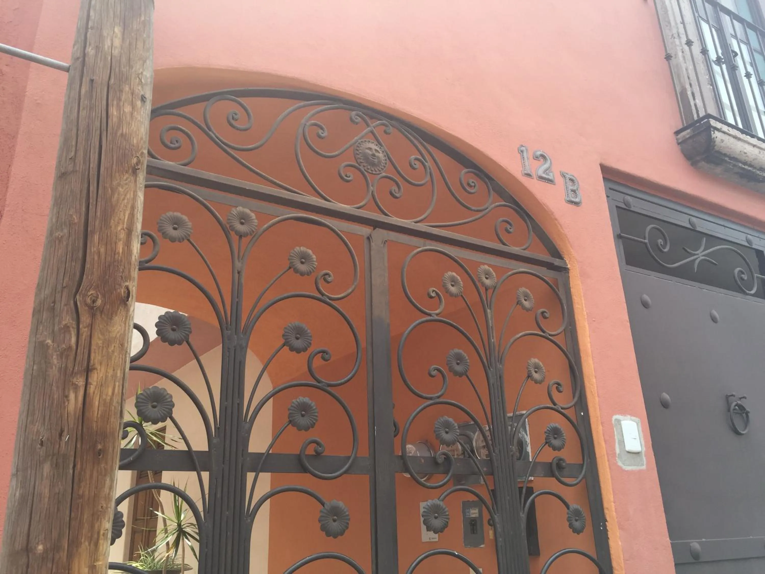 Facade/entrance in Suites colibri